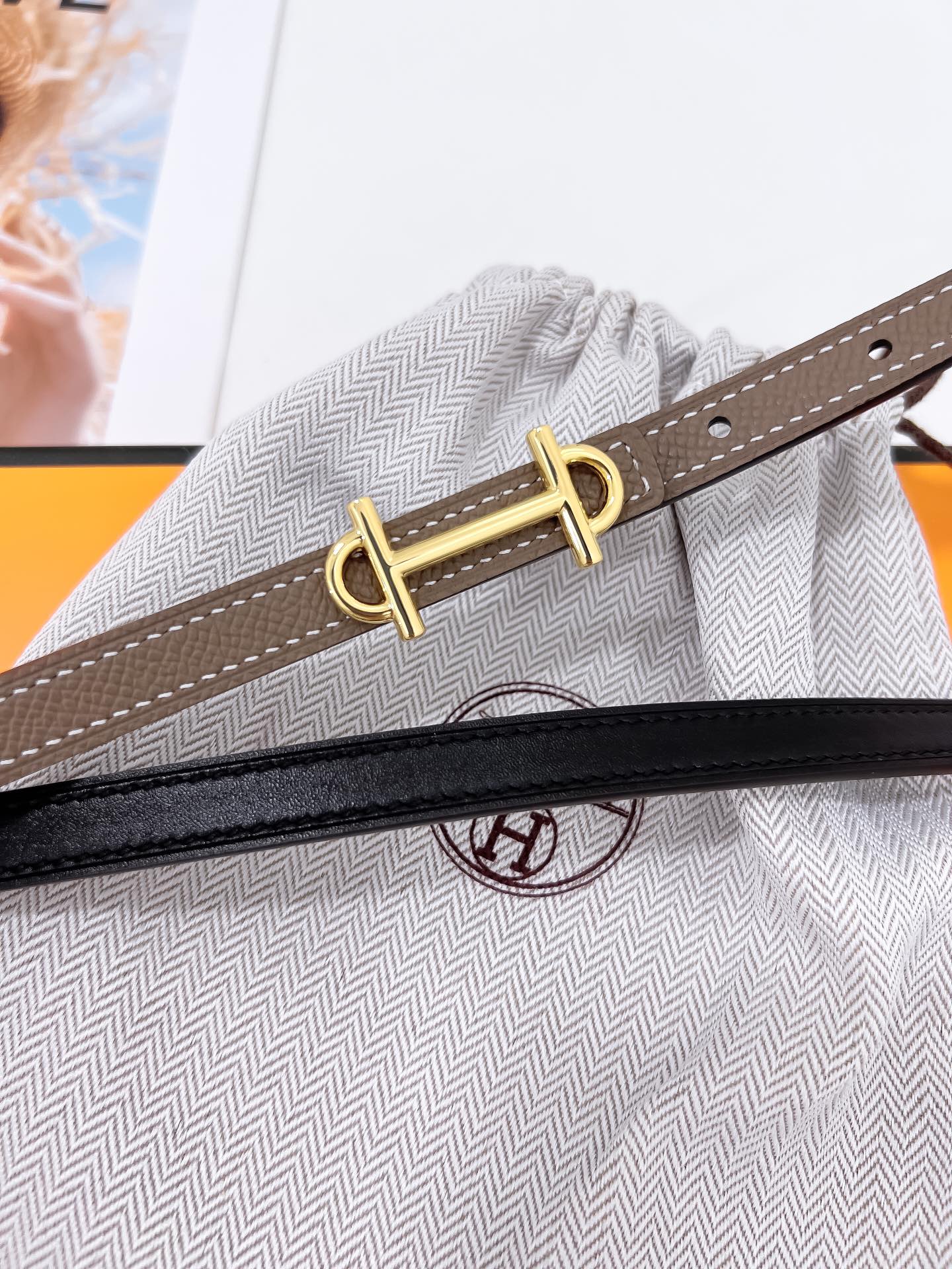 Hermès Female Basic Belt Cow Leather Silver M