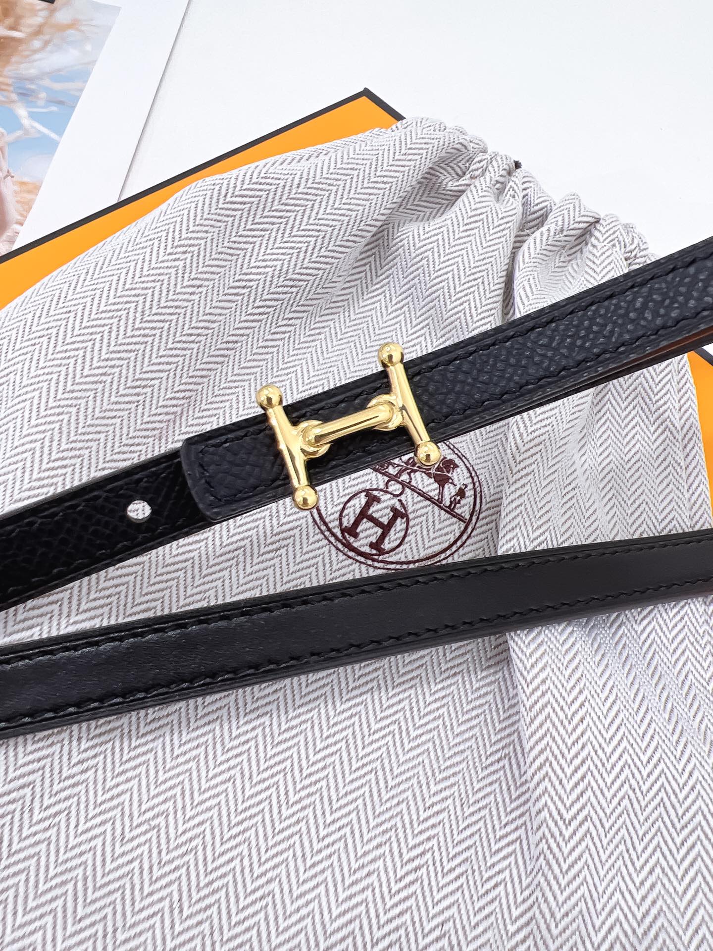 Hermès Female Basic Belt Cow Leather Silver M