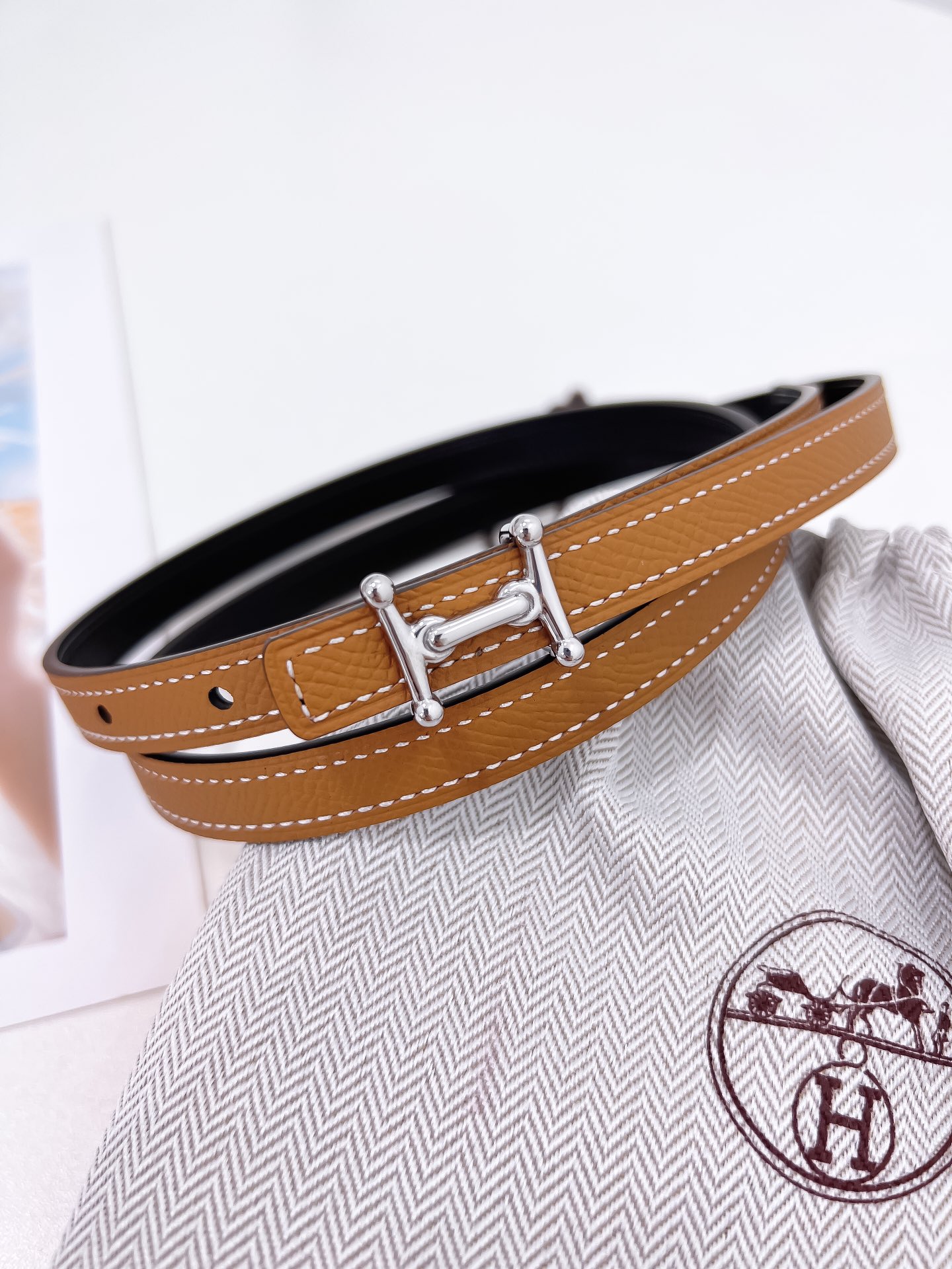 Hermès Female Basic Belt Cow Leather Silver M