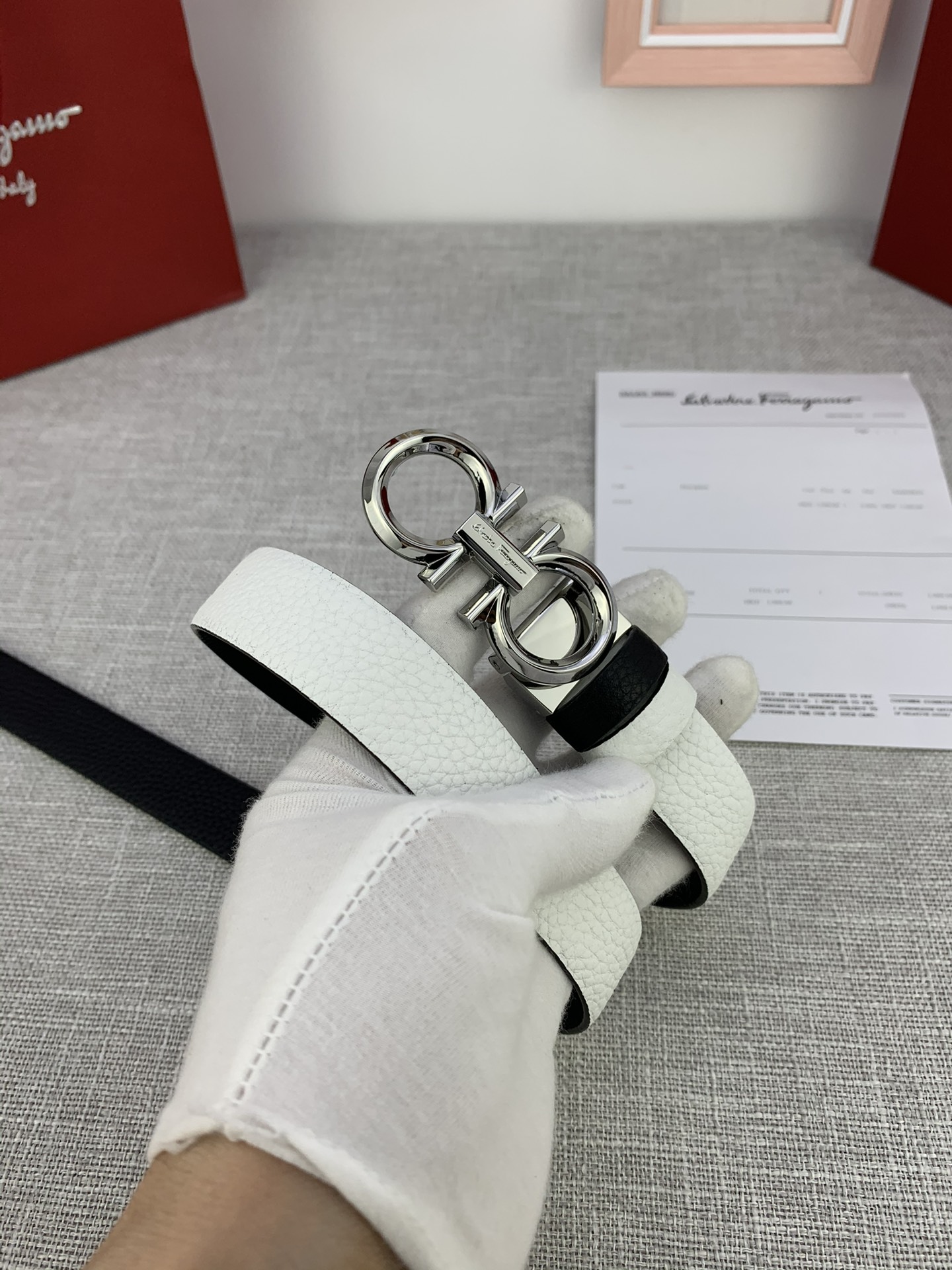 Salvatore Ferragamo Female Leather Belt Cow Leather Adjustable M