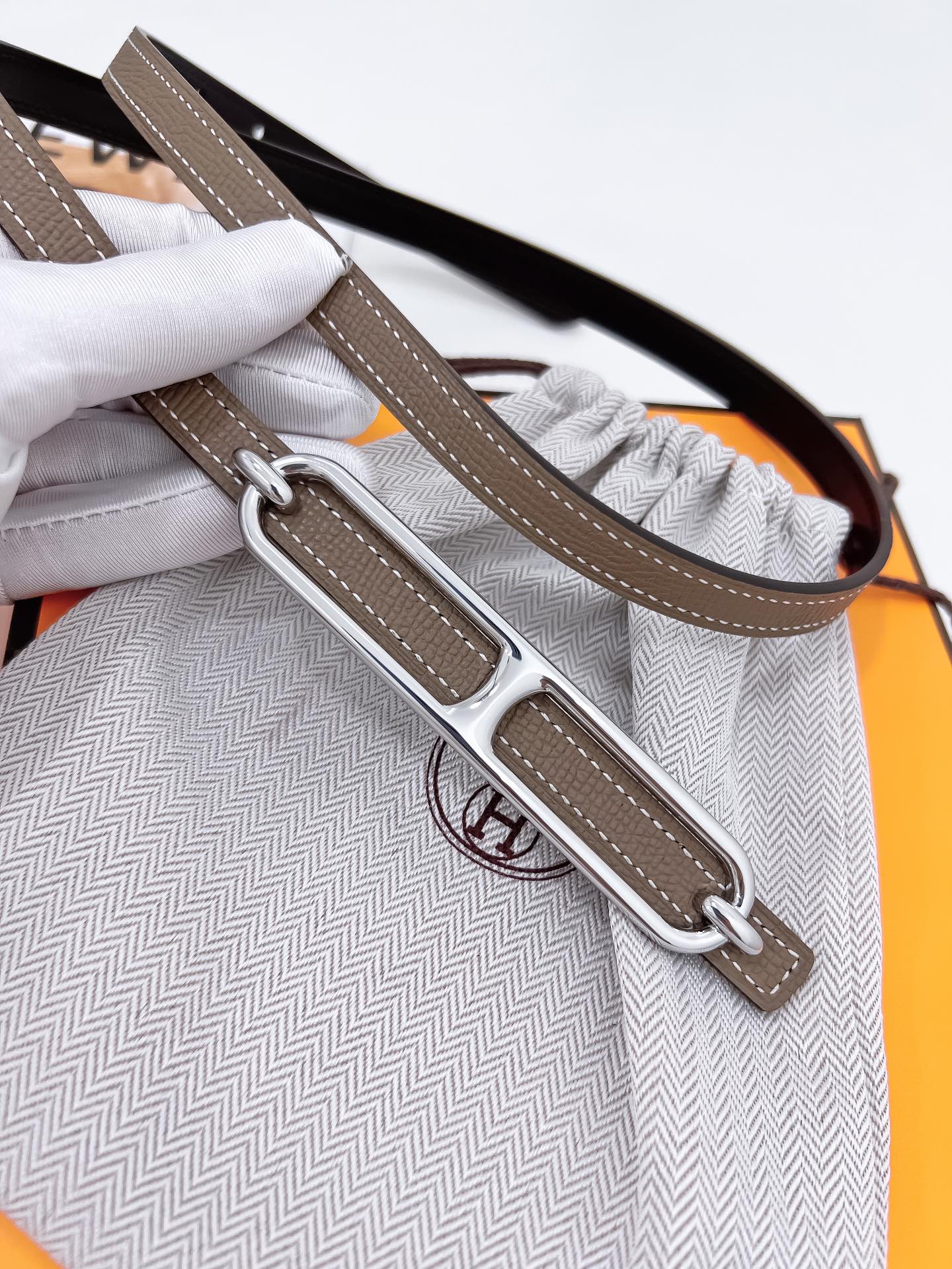 Hermès Female Basic Belt Cow Leather Silver M