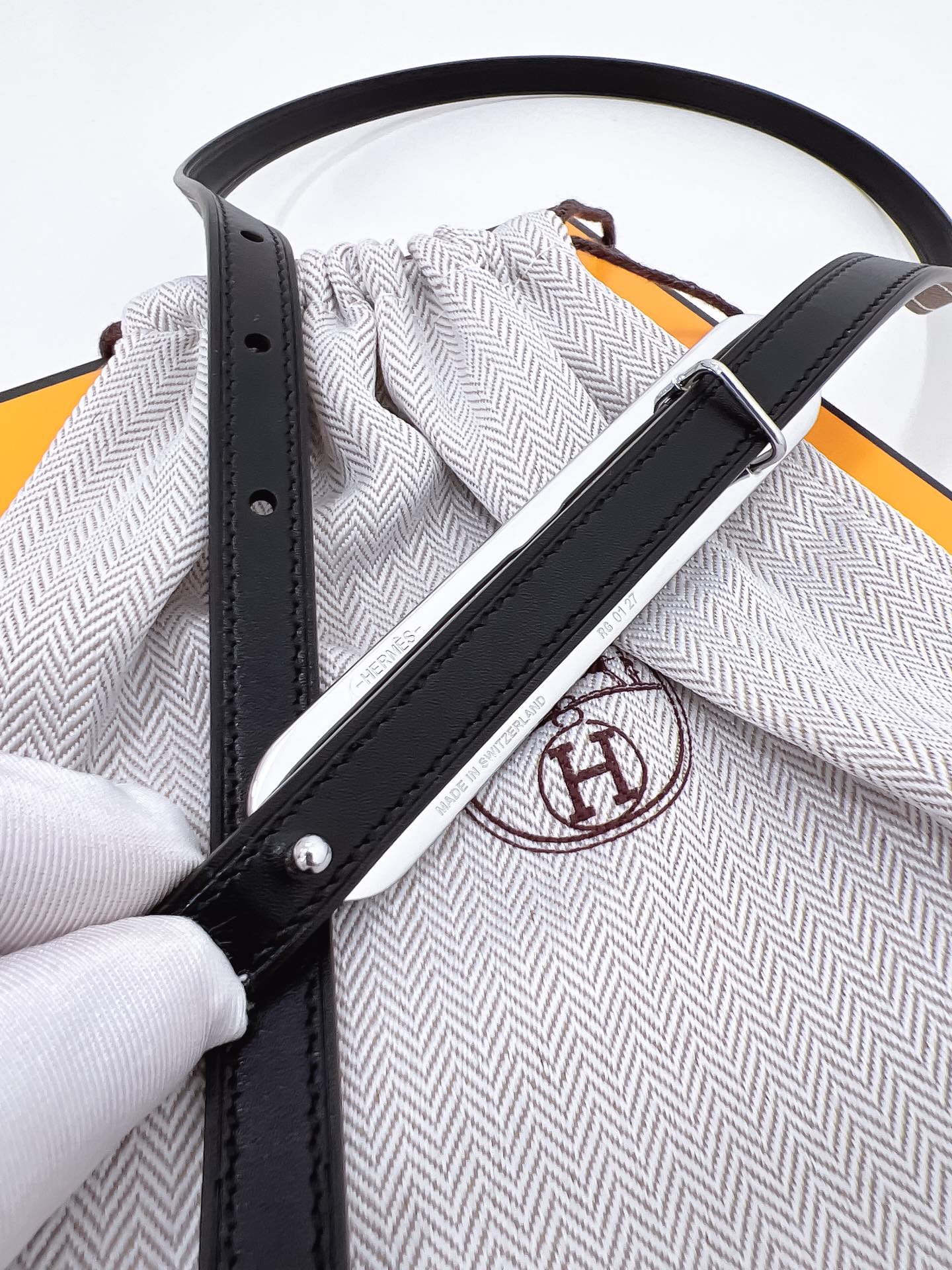 Hermès Female Basic Belt Cow Leather Silver M