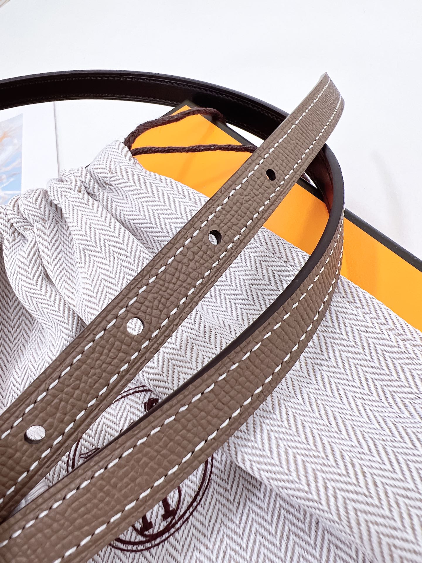 Hermès Female Basic Belt Cow Leather Silver M