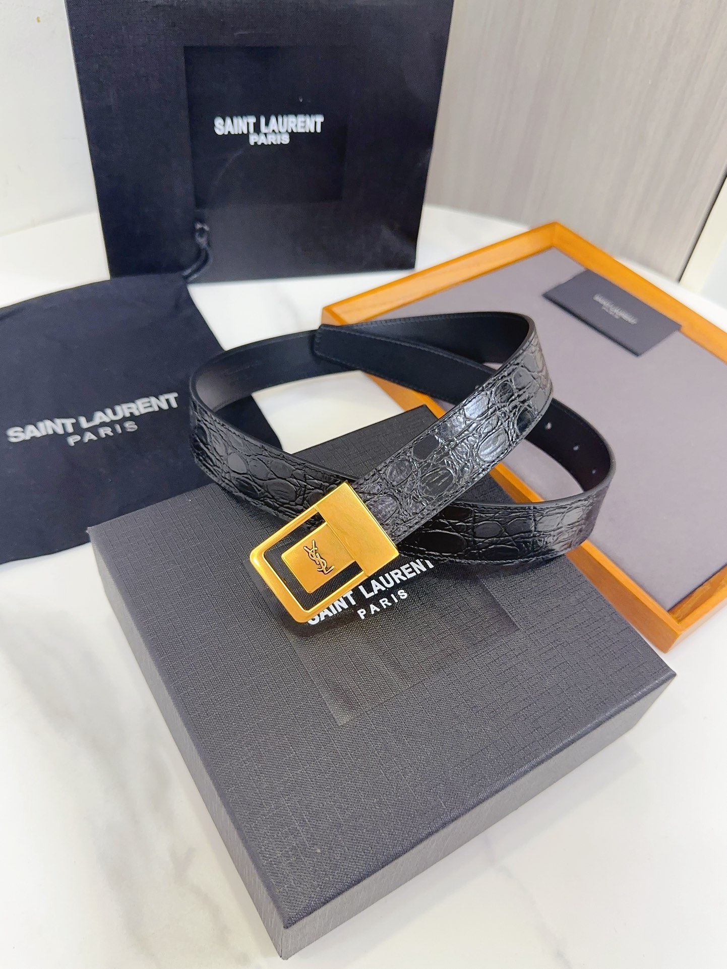 Saint Laurent Female Leather Belt S-m-l