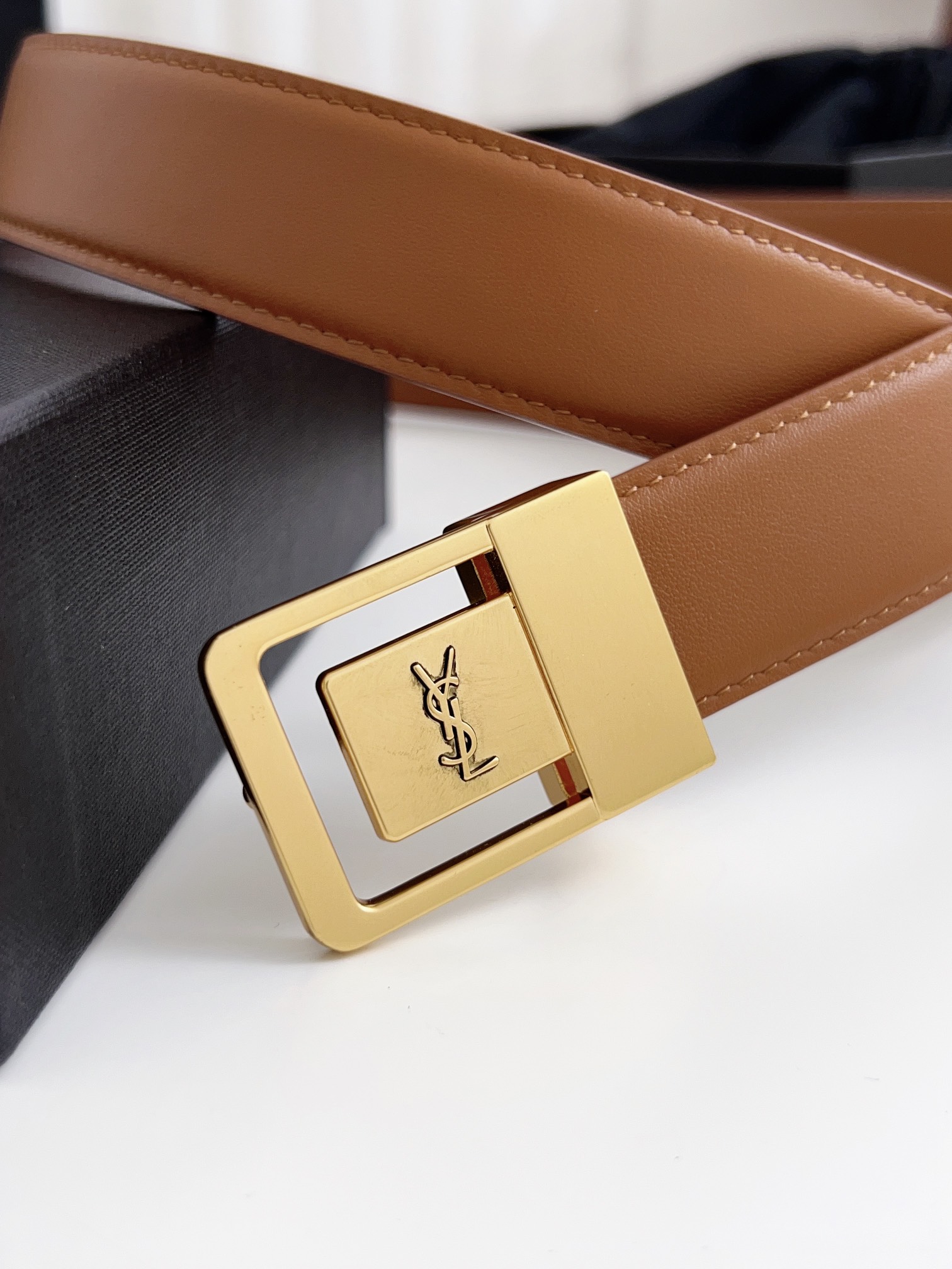 Saint Laurent Female Basic Belt Cow Leather