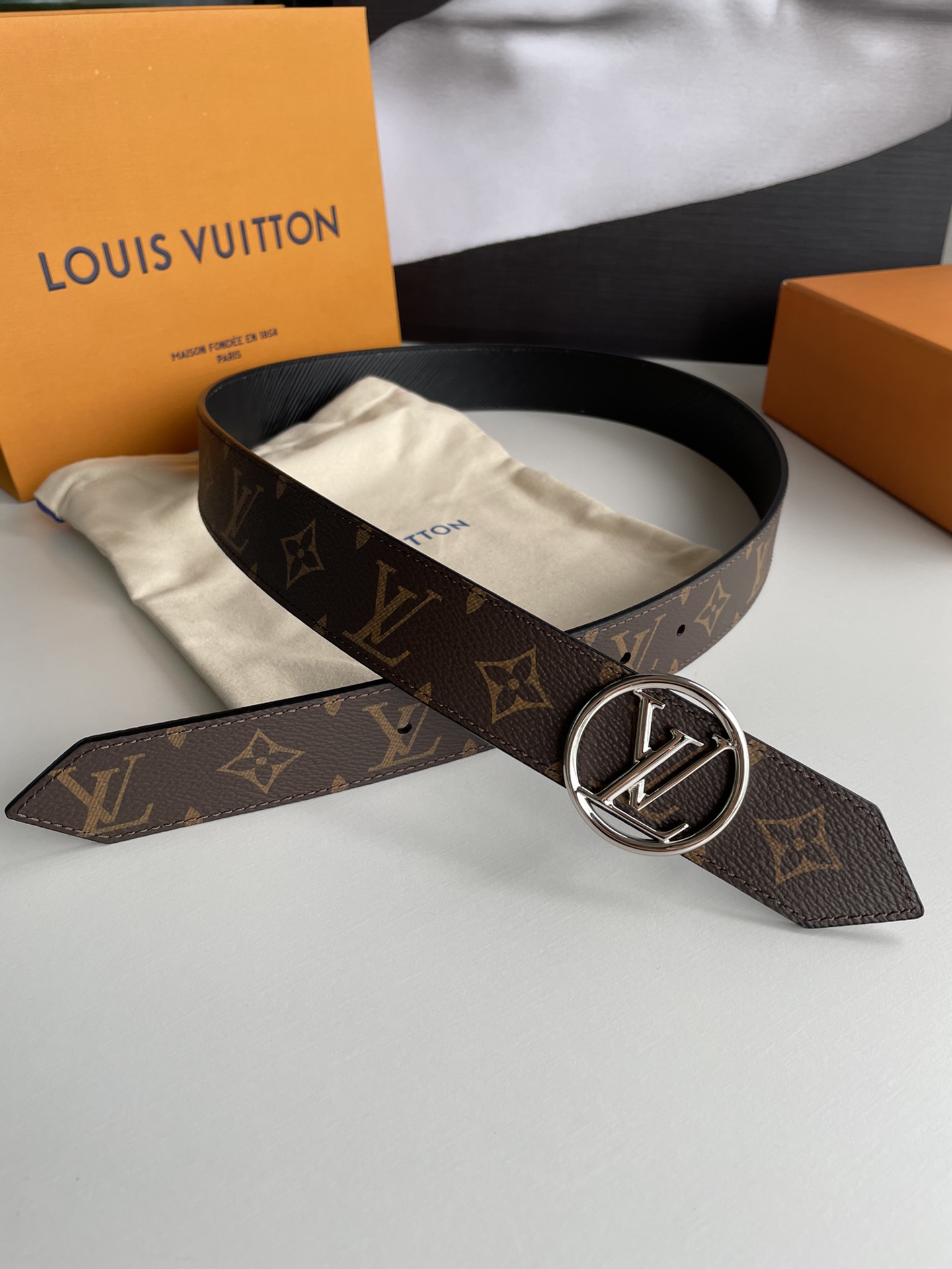 Louis Vuitton Female Basic Belt Cow Leather Gold L
