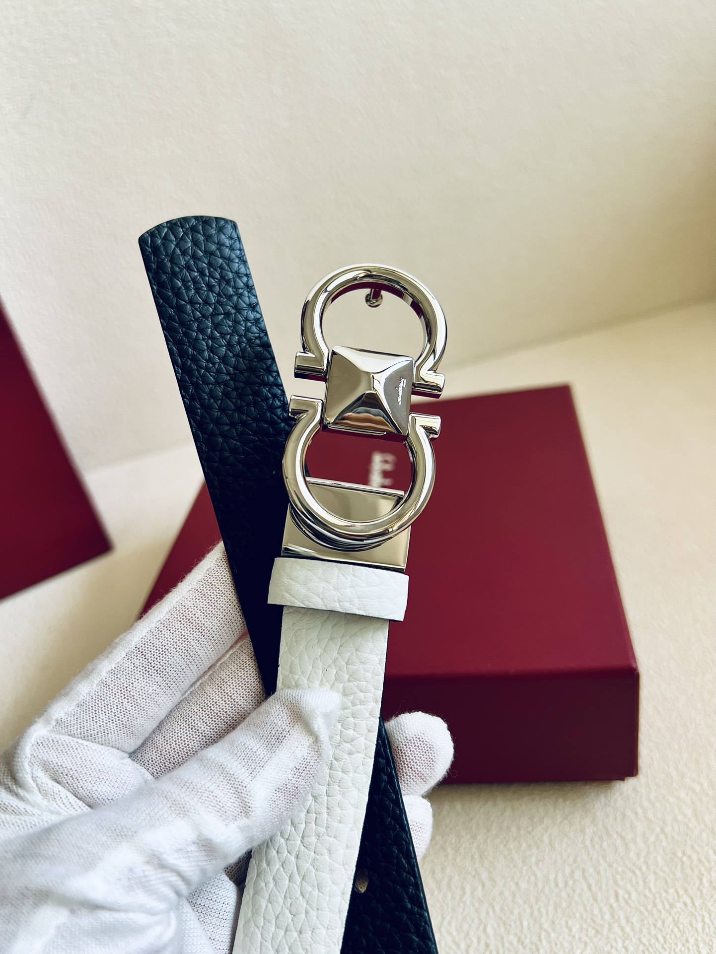 Salvatore Ferragamo Female Leather Belt M