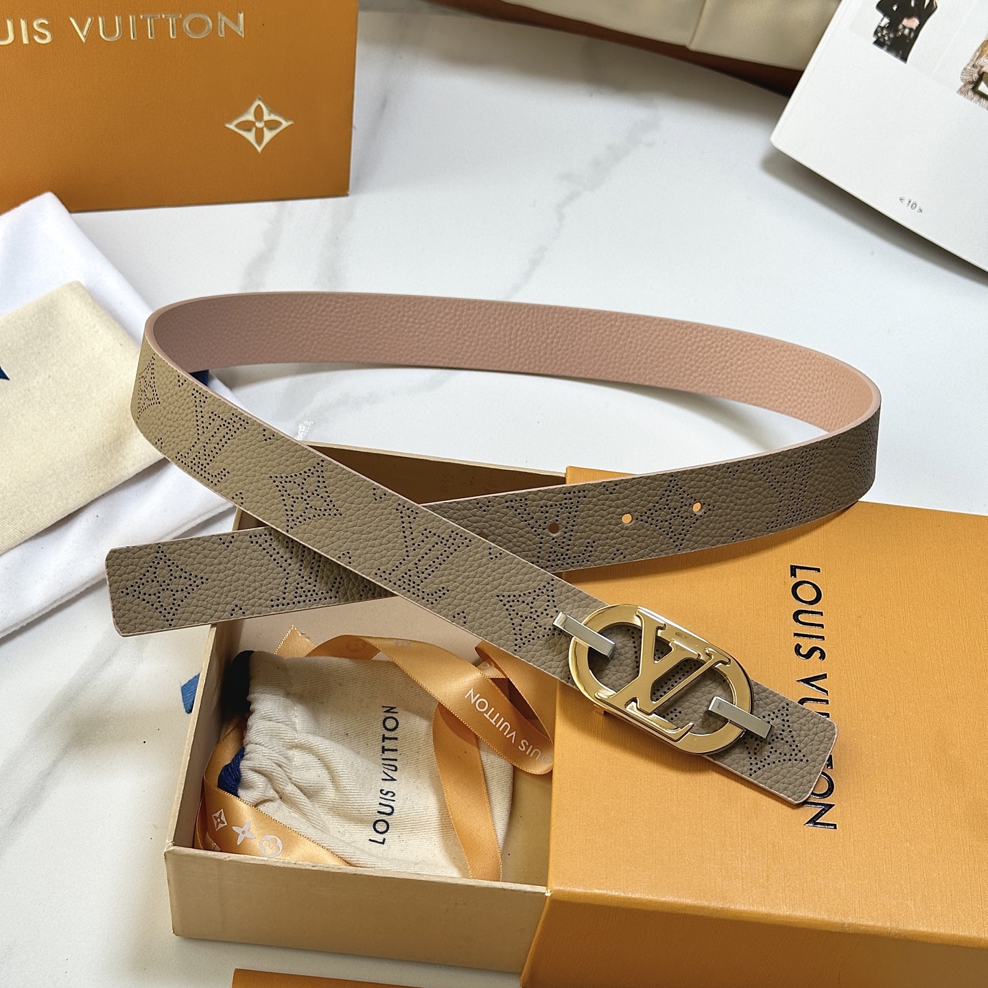 Louis Vuitton Female Basic Belt Cow Leather Gold L