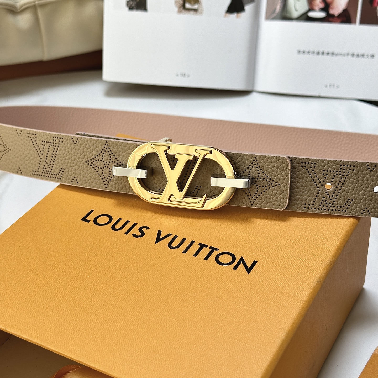 Louis Vuitton Female Basic Belt Cow Leather Gold L