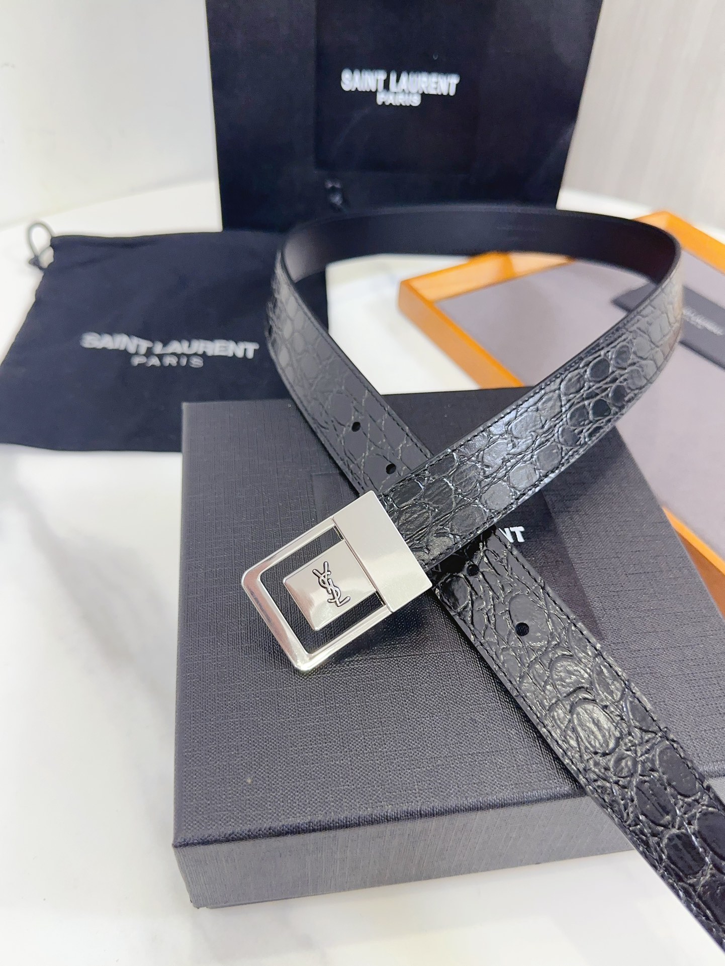 Saint Laurent Female Leather Belt S-m-l