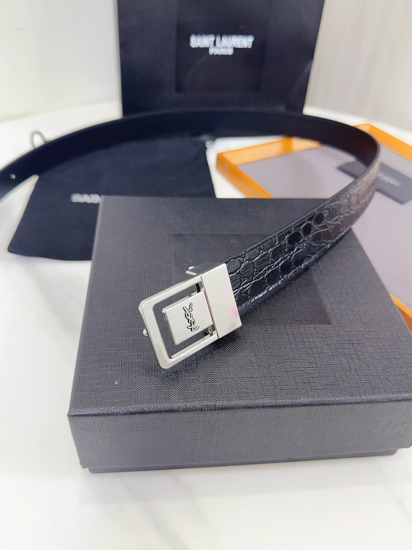 Saint Laurent Female Leather Belt S-m-l