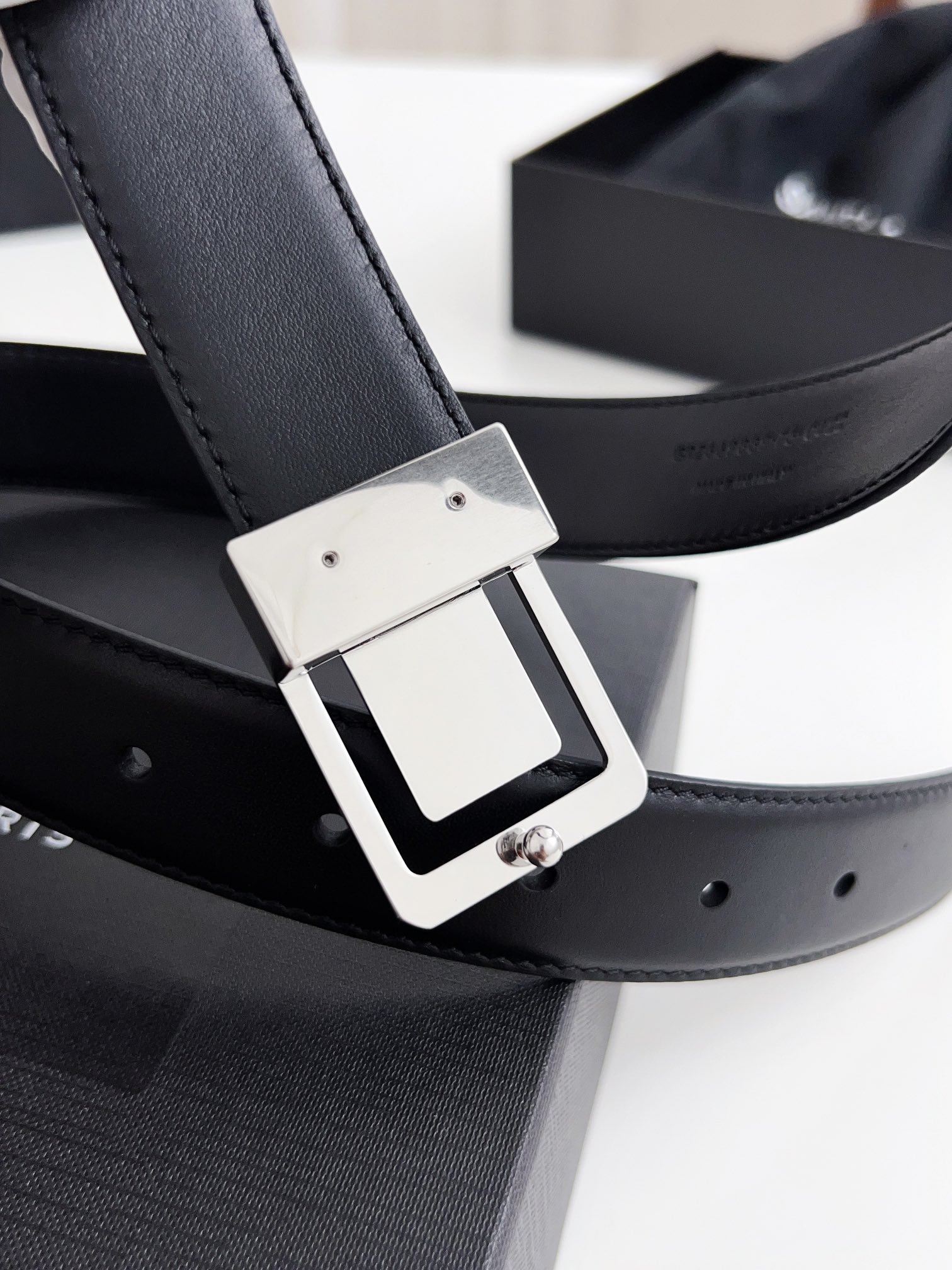 Saint Laurent Female Basic Belt Cow Leather