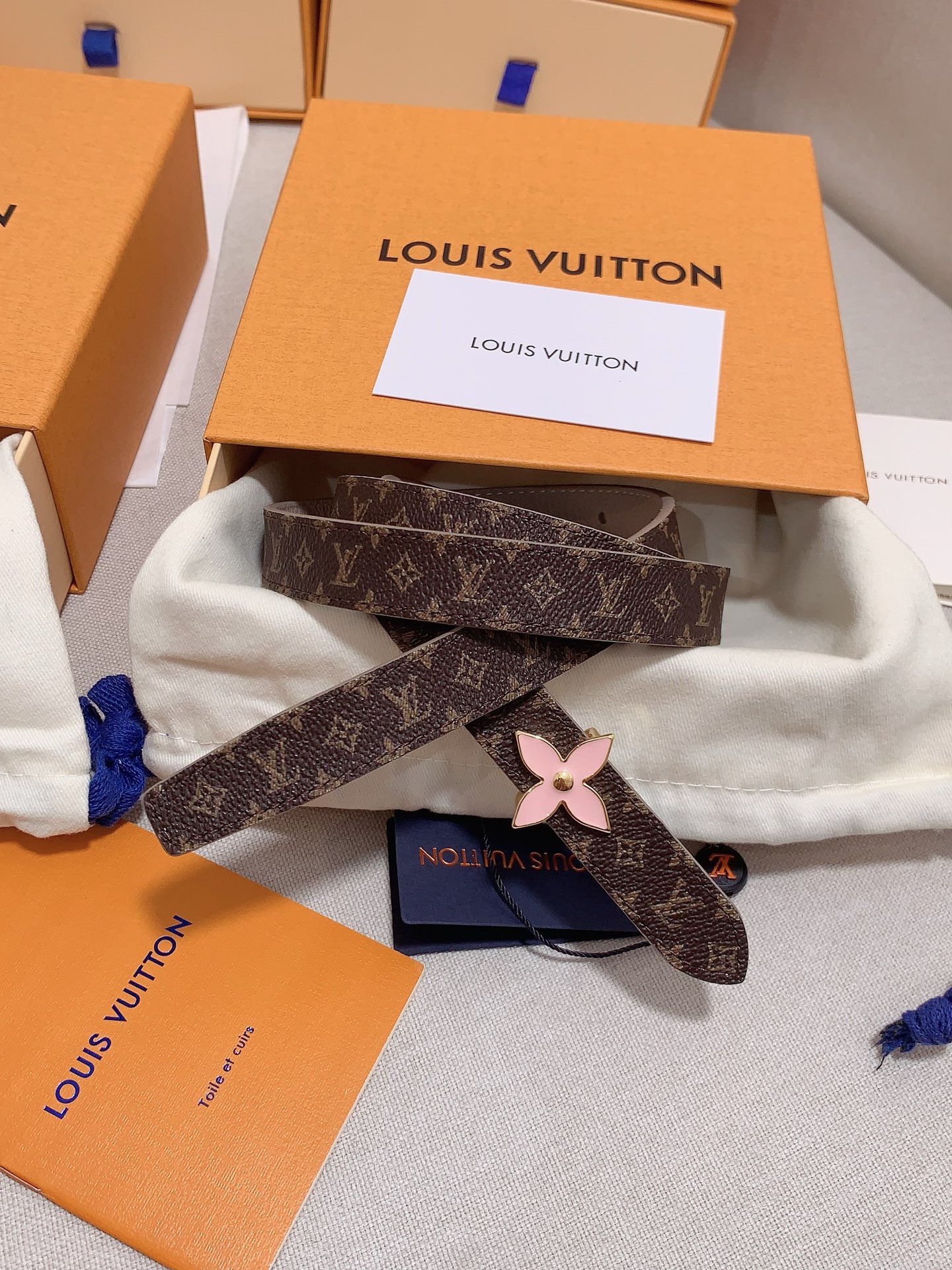 Louis Vuitton Female Leather Belt 5mm-s-m-l