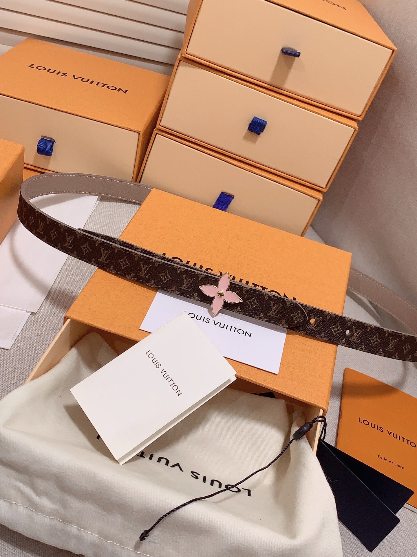 Louis Vuitton Female Leather Belt 5mm-s-m-l