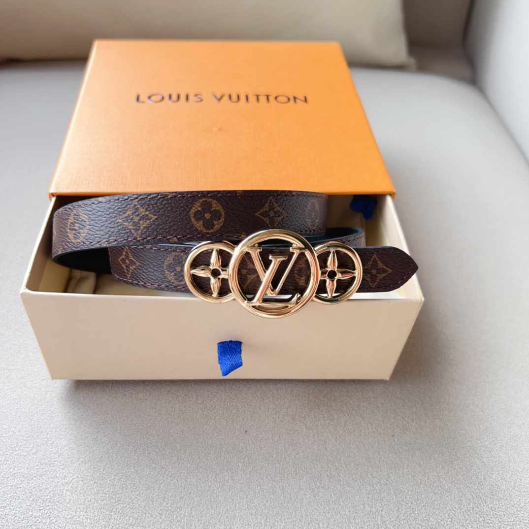 Louis Vuitton Female Leather Belt Cow Leather Silver L