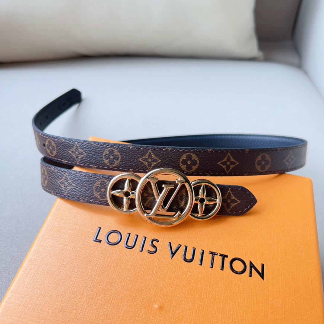 Louis Vuitton Female Leather Belt Cow Leather Silver L