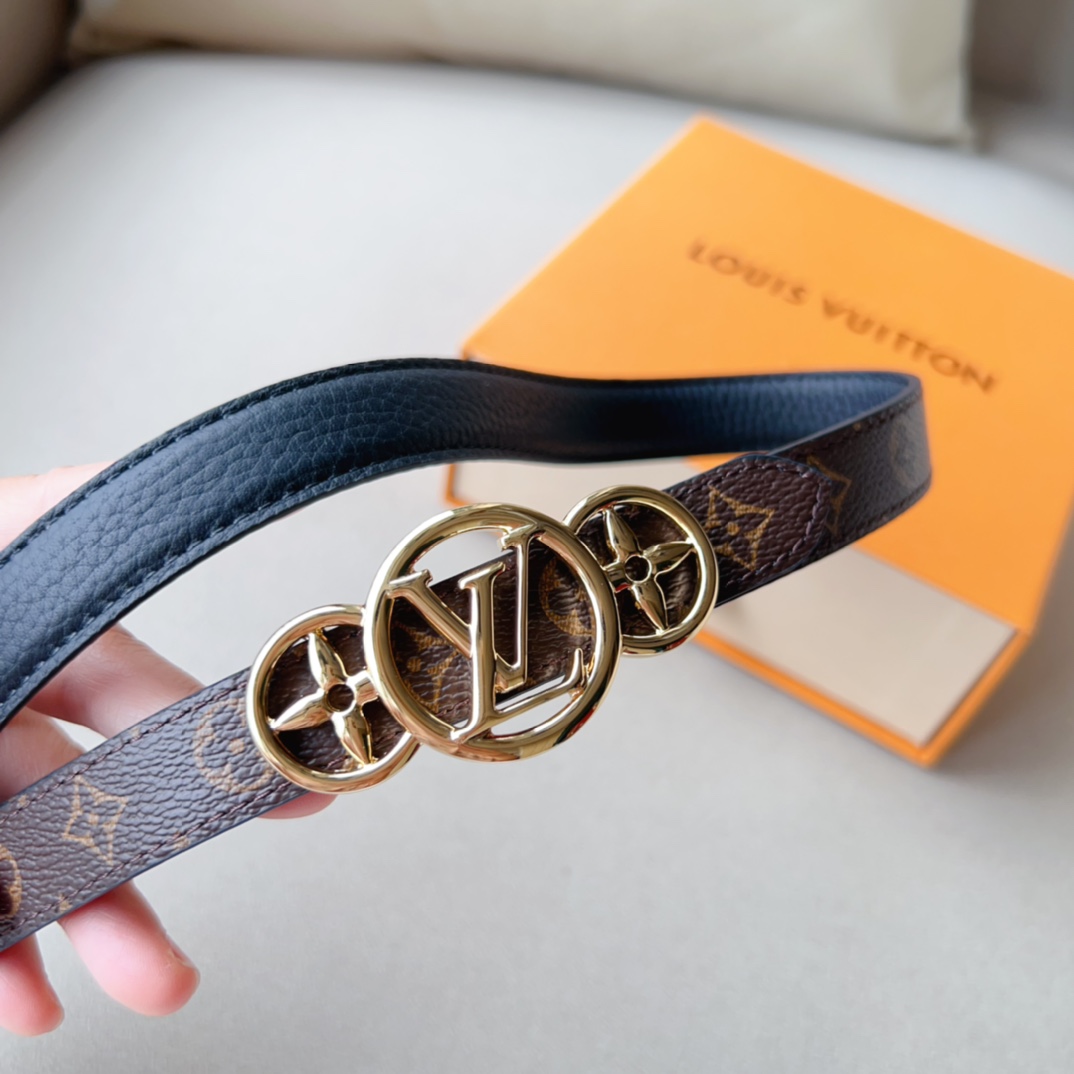 Louis Vuitton Female Leather Belt Cow Leather Silver L