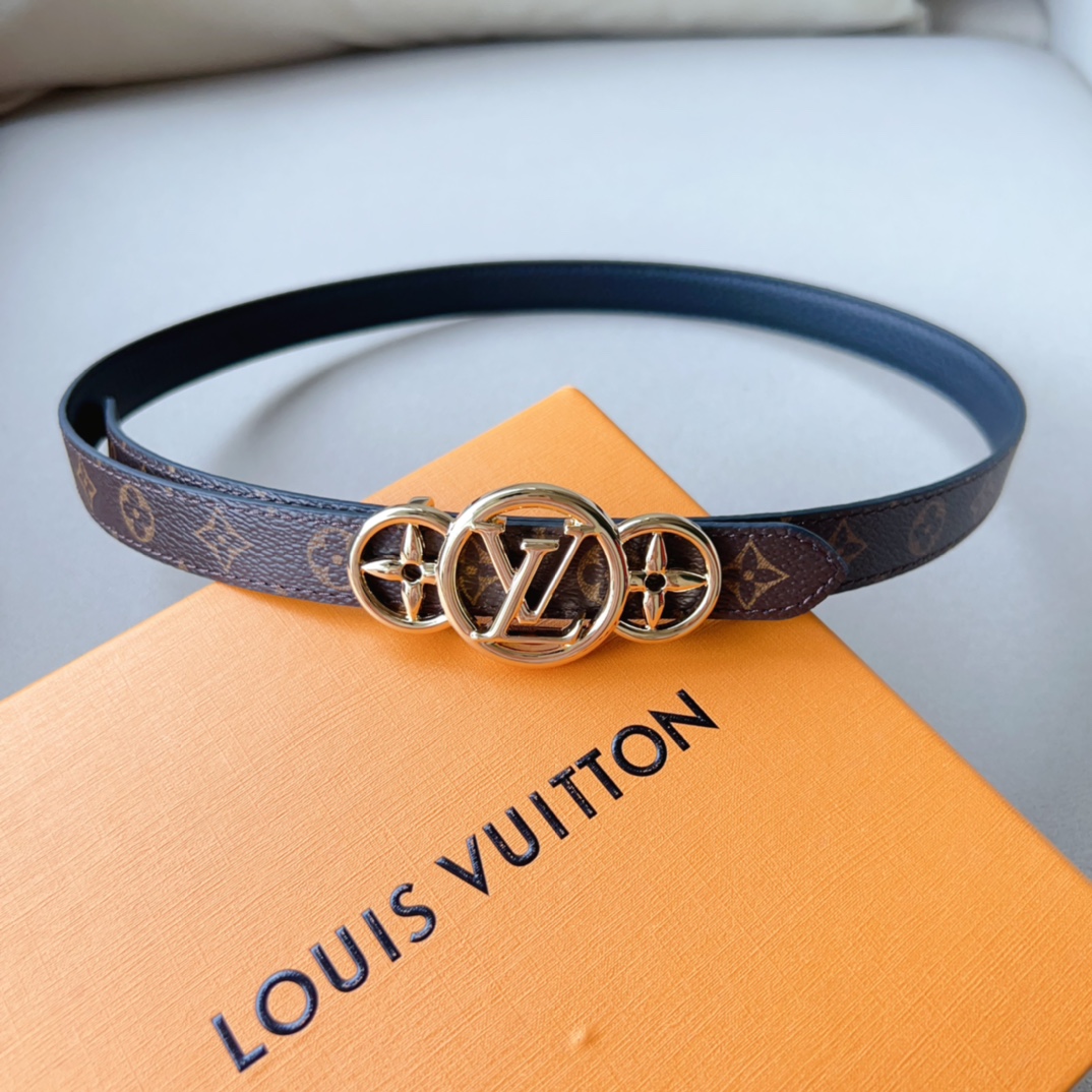 Louis Vuitton Female Leather Belt Cow Leather Silver L