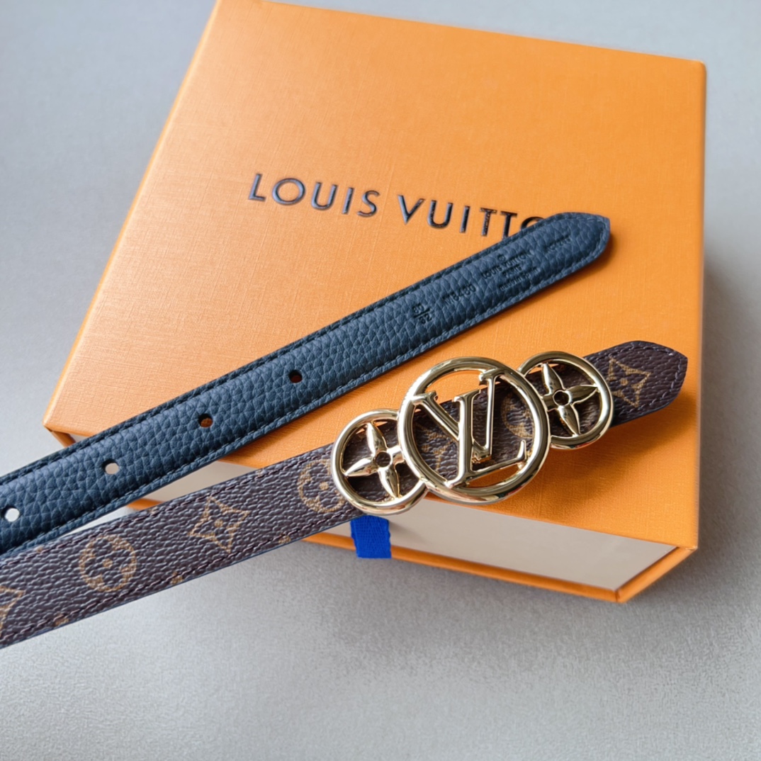 Louis Vuitton Female Leather Belt Cow Leather Silver L