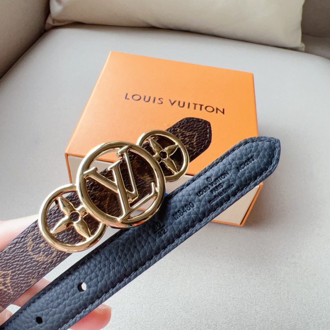 Louis Vuitton Female Leather Belt Cow Leather Silver L