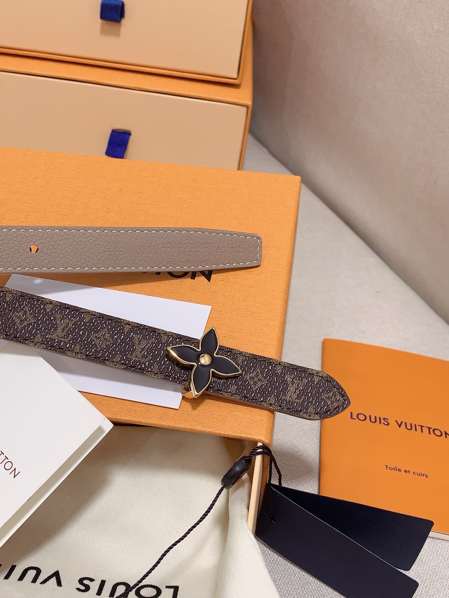 Louis Vuitton Female Leather Belt 5mm-s-m-l