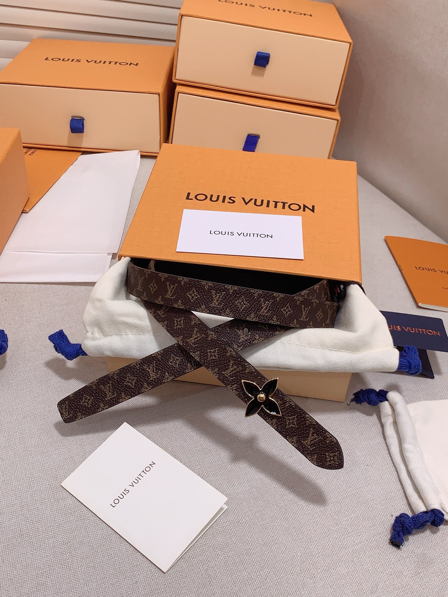 Louis Vuitton Female Leather Belt 5mm-s-m-l