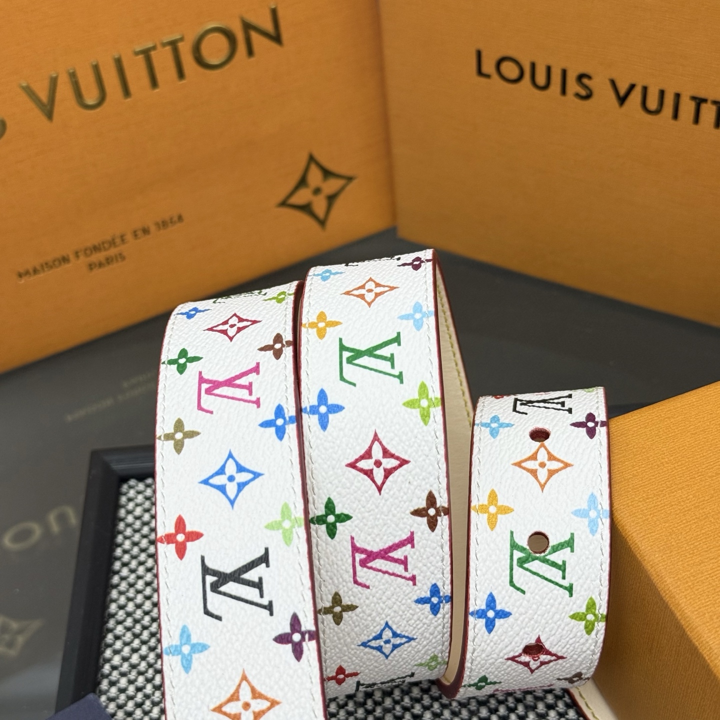 Louis Vuitton Female Leather Belt M-l