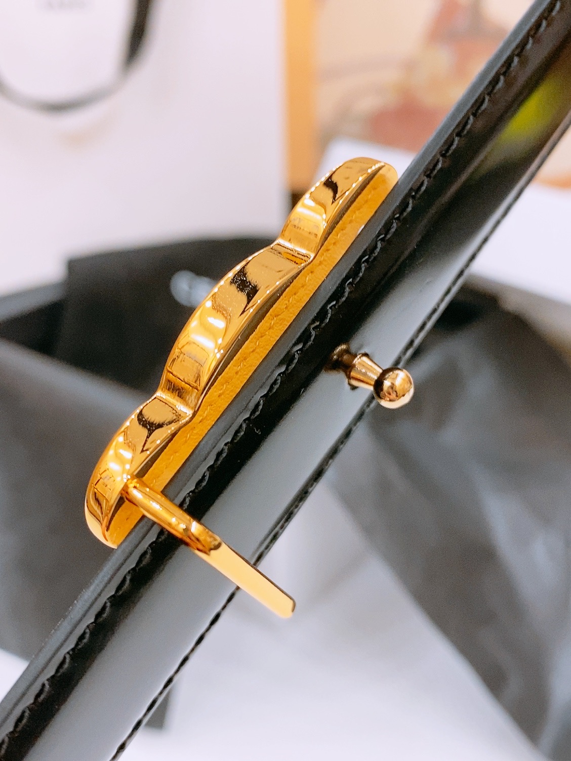 Female Leather Belt M