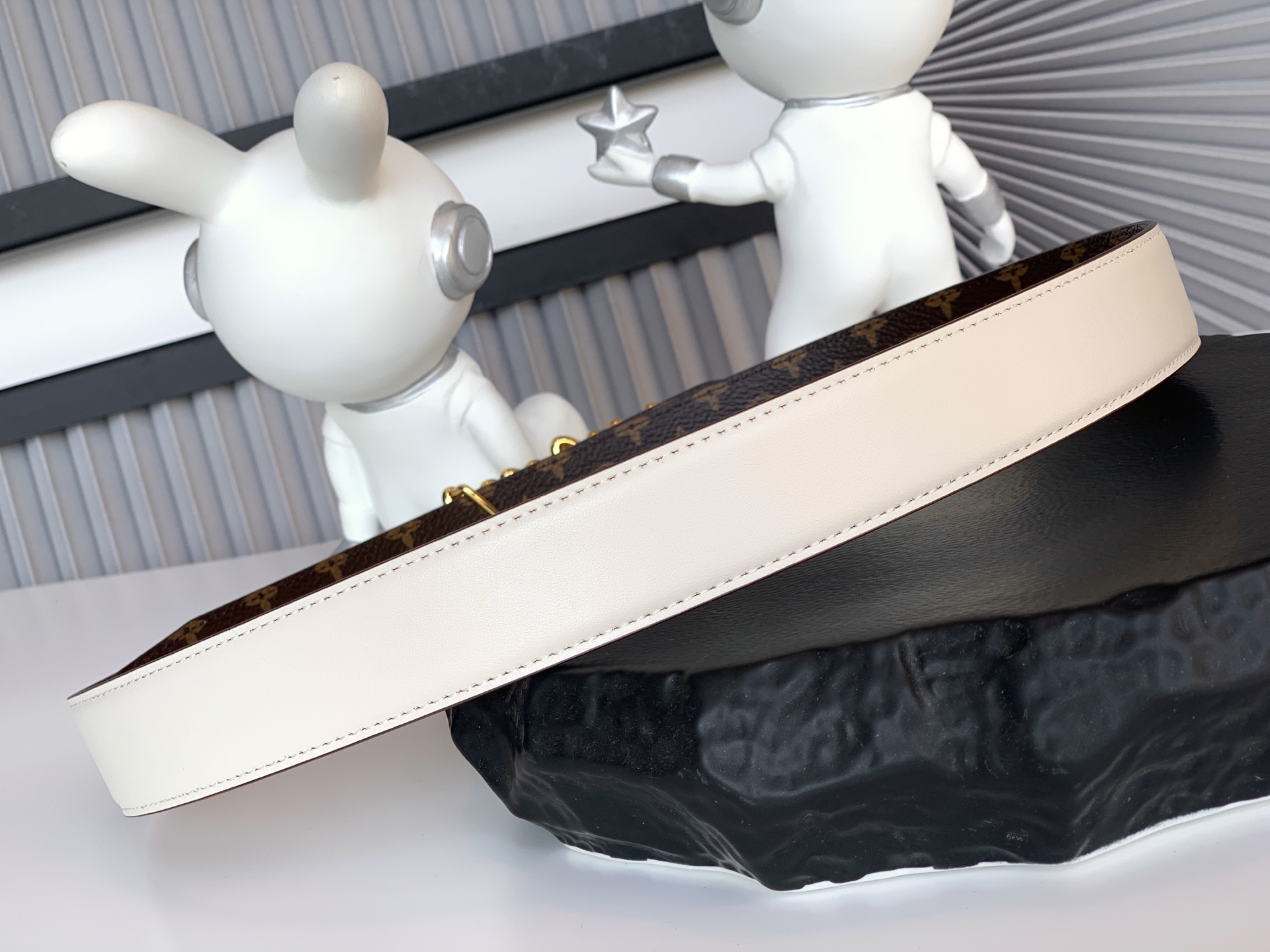 Louis Vuitton Female Basic Belt M-l