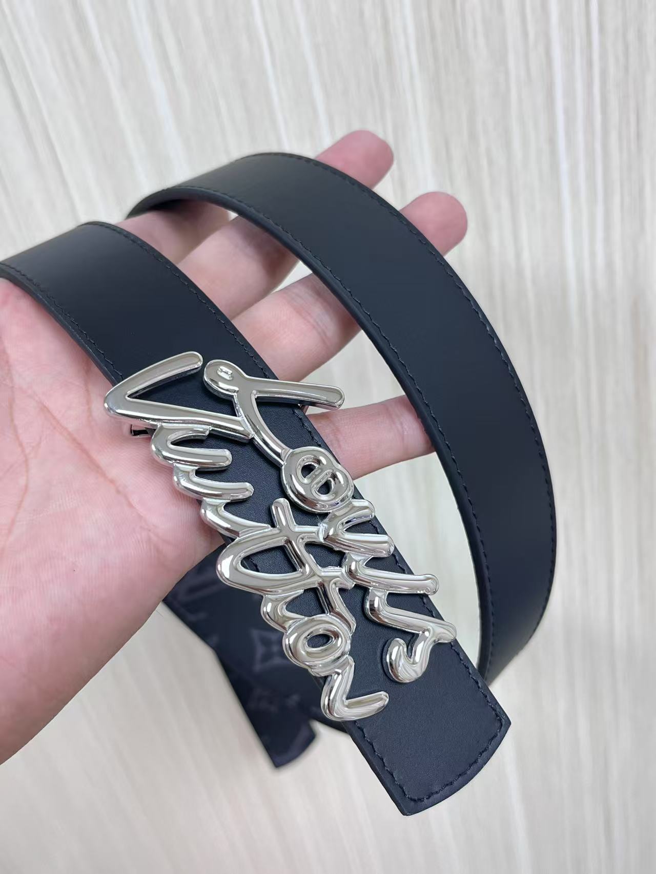 Louis Vuitton Female Basic Belt Cow Leather M