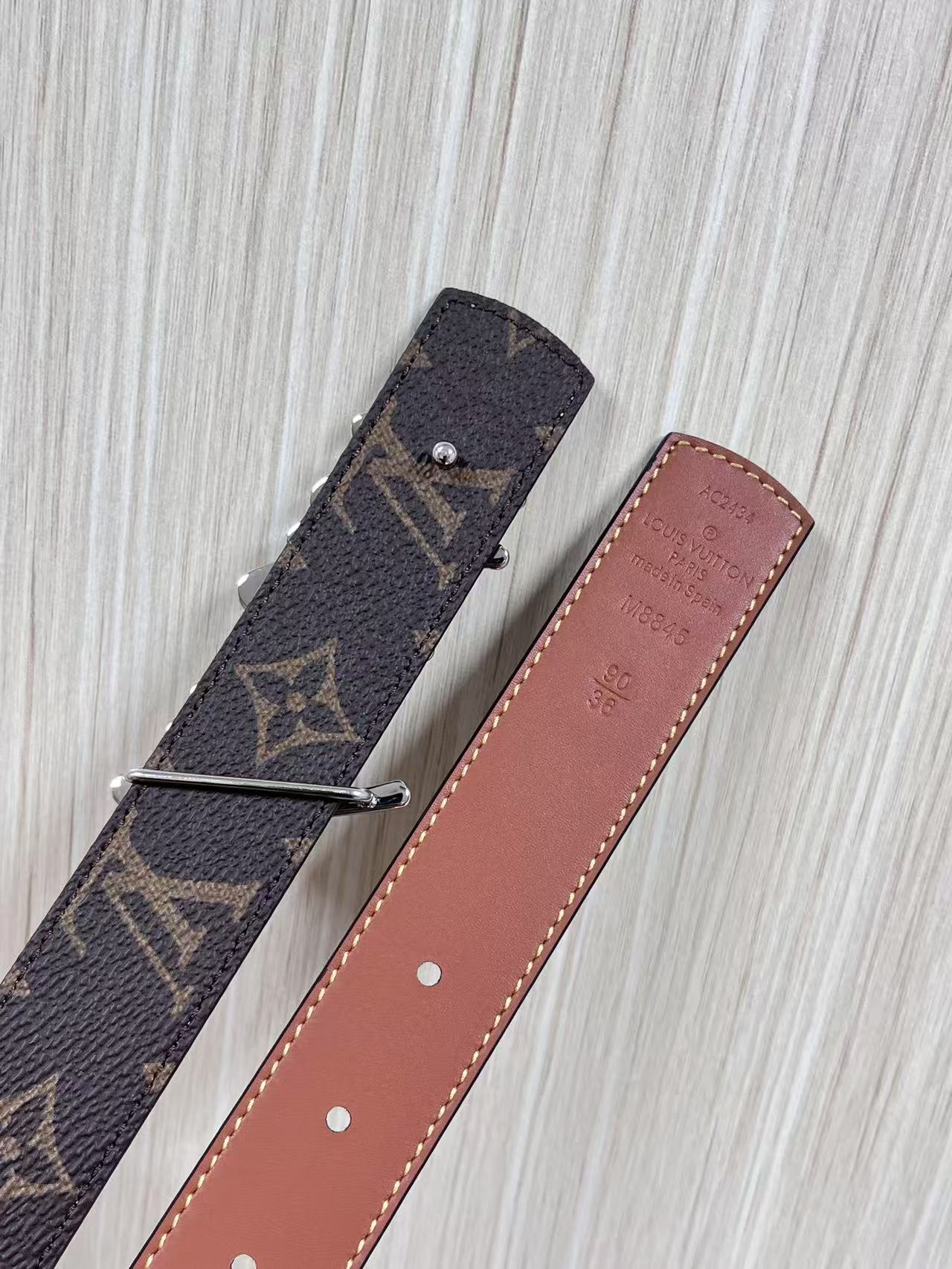 Louis Vuitton Female Basic Belt Cow Leather M
