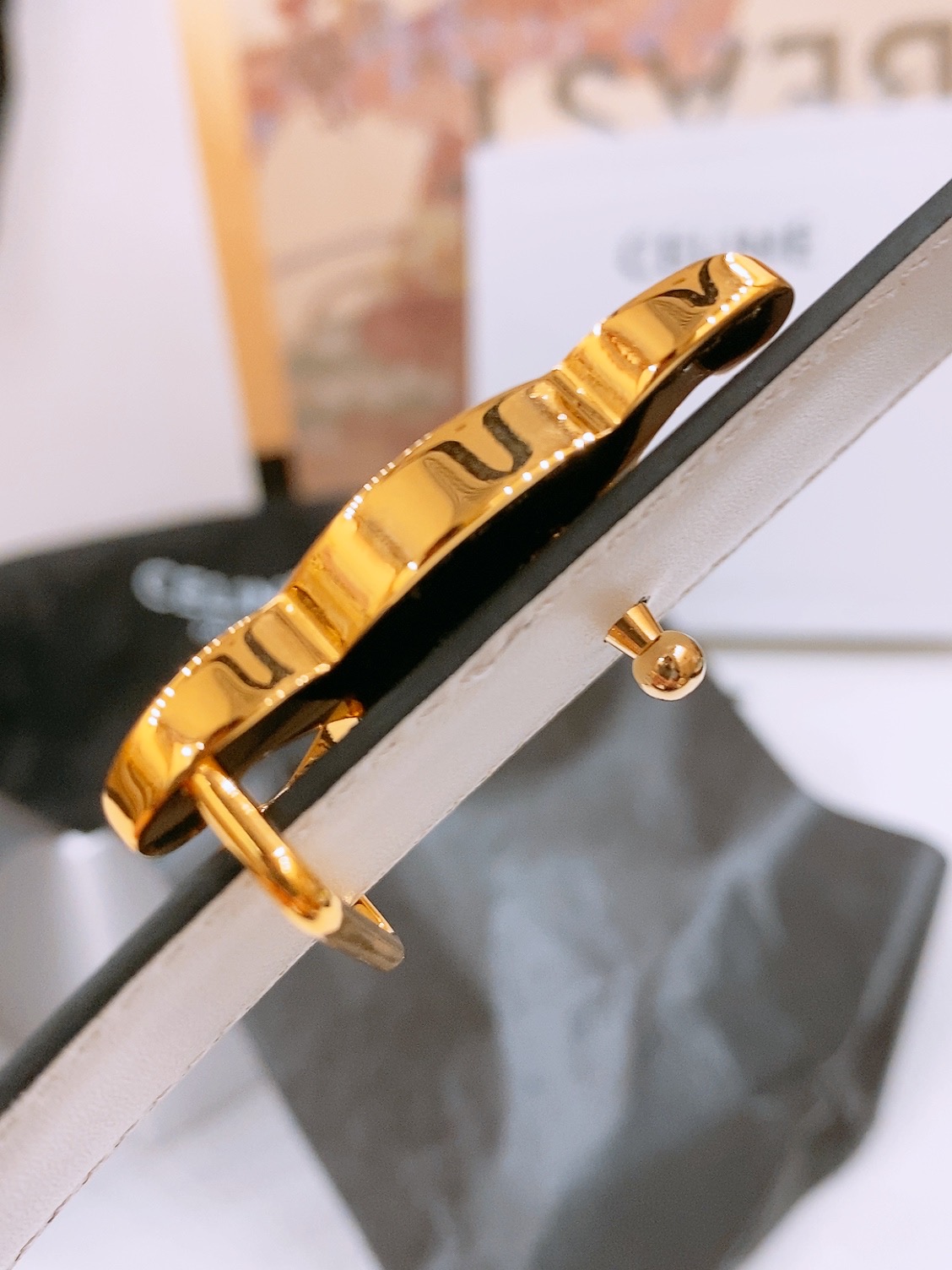 Female Leather Belt M