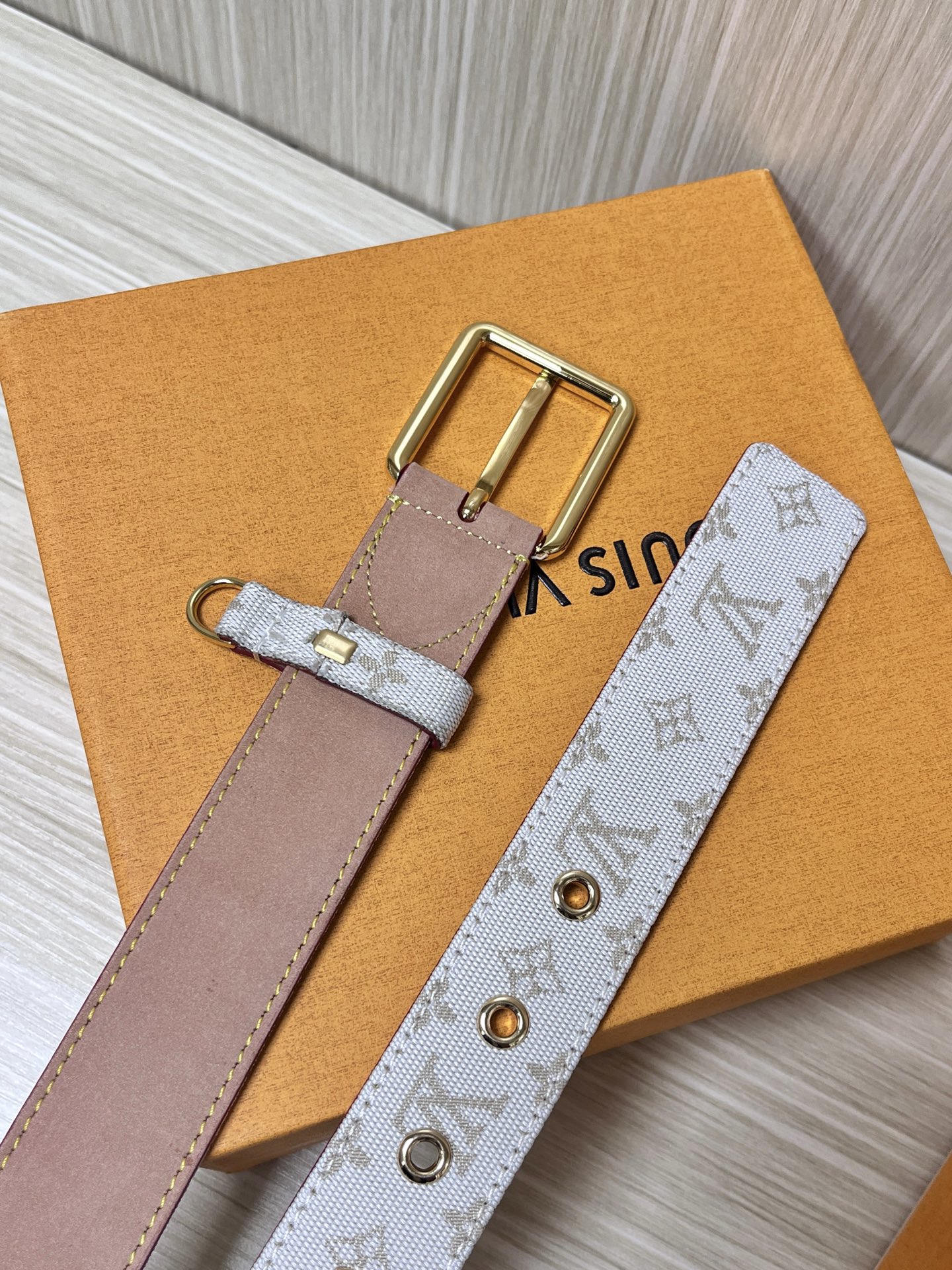 Louis Vuitton Female Basic Belt White 0mm-m-l