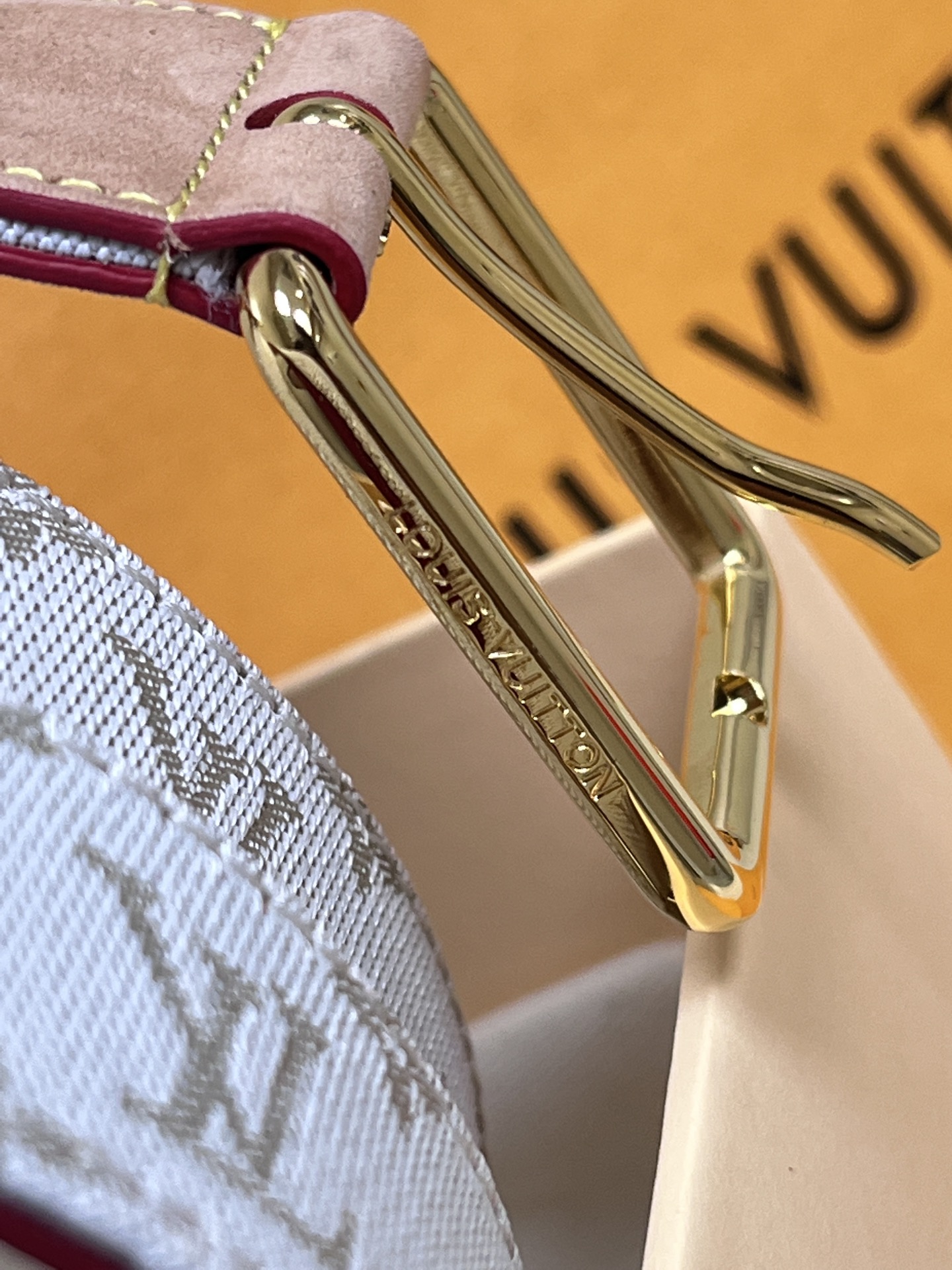 Louis Vuitton Female Basic Belt White 0mm-m-l