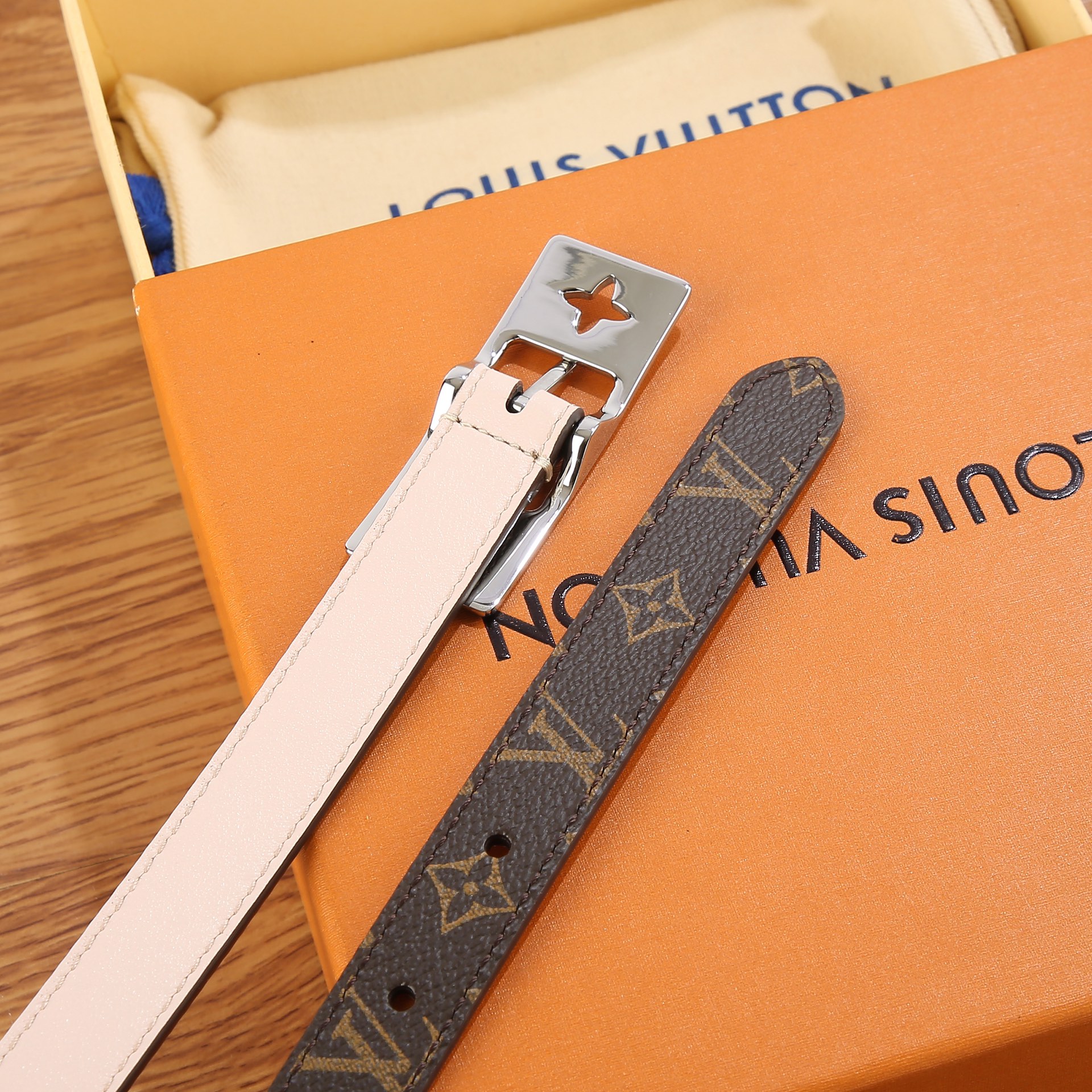 Louis Vuitton Female Leather Belt Canvas White 18mm-m-l