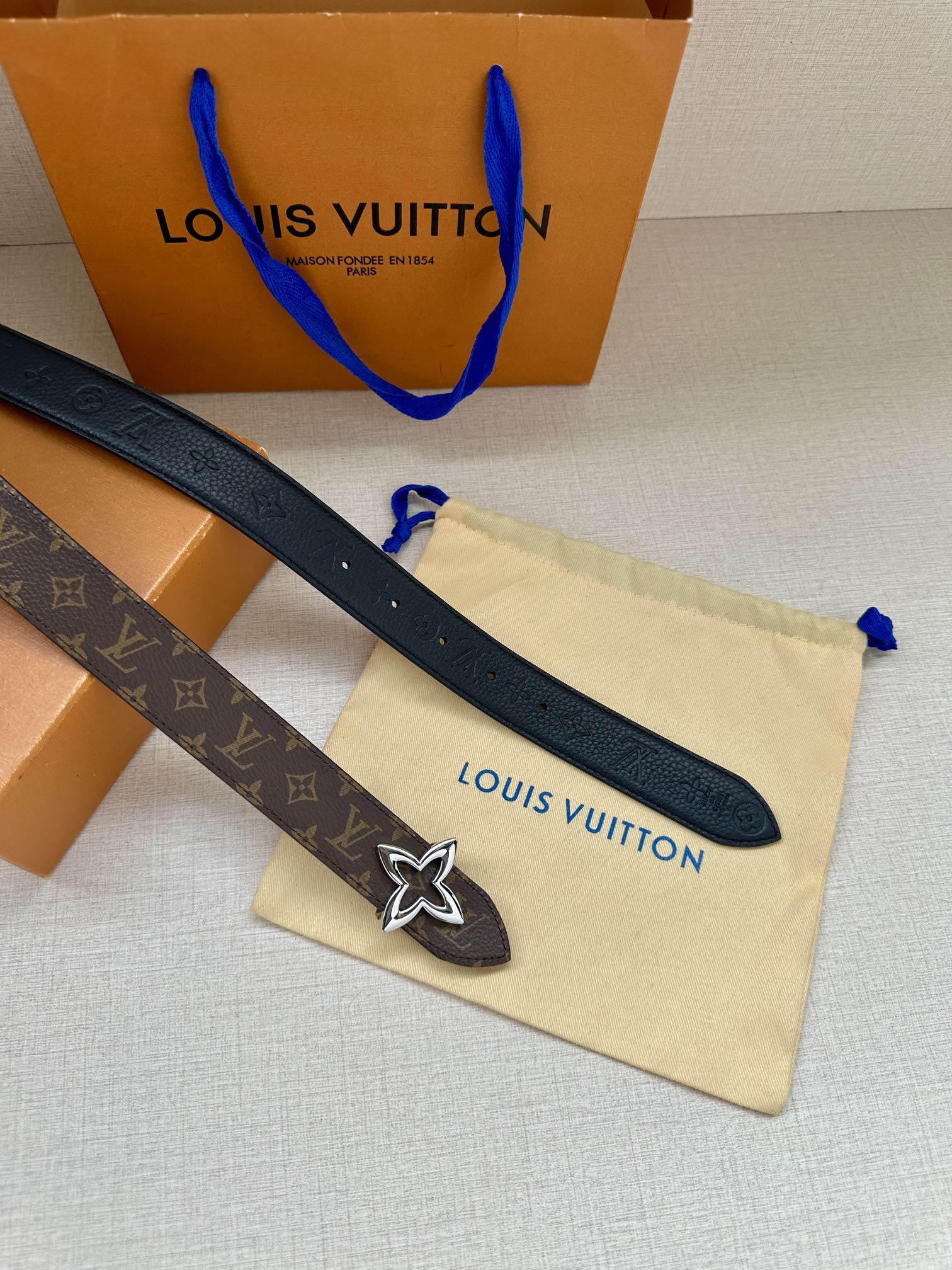 Louis Vuitton Female Basic Belt Cow Leather M-l