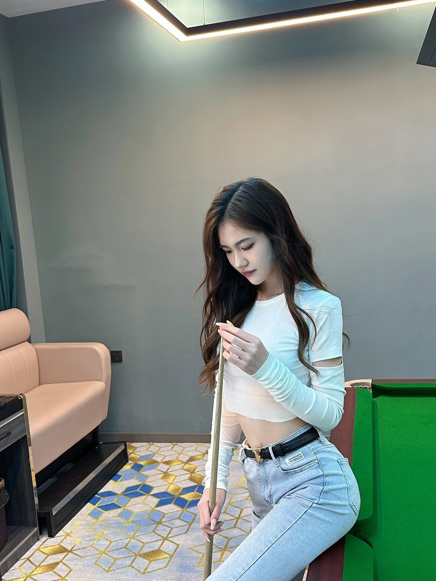 Celine Female Basic Belt L