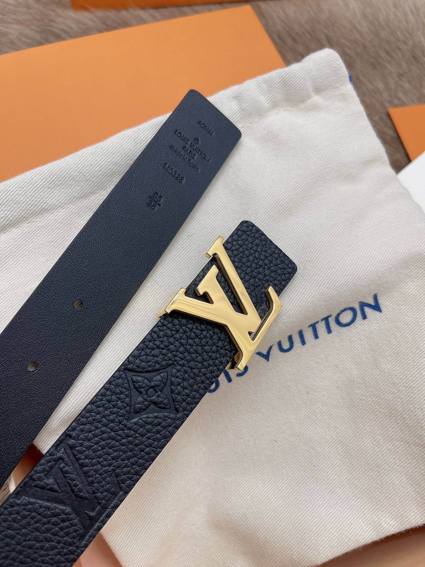 Louis Vuitton Female Leather Belt M-l