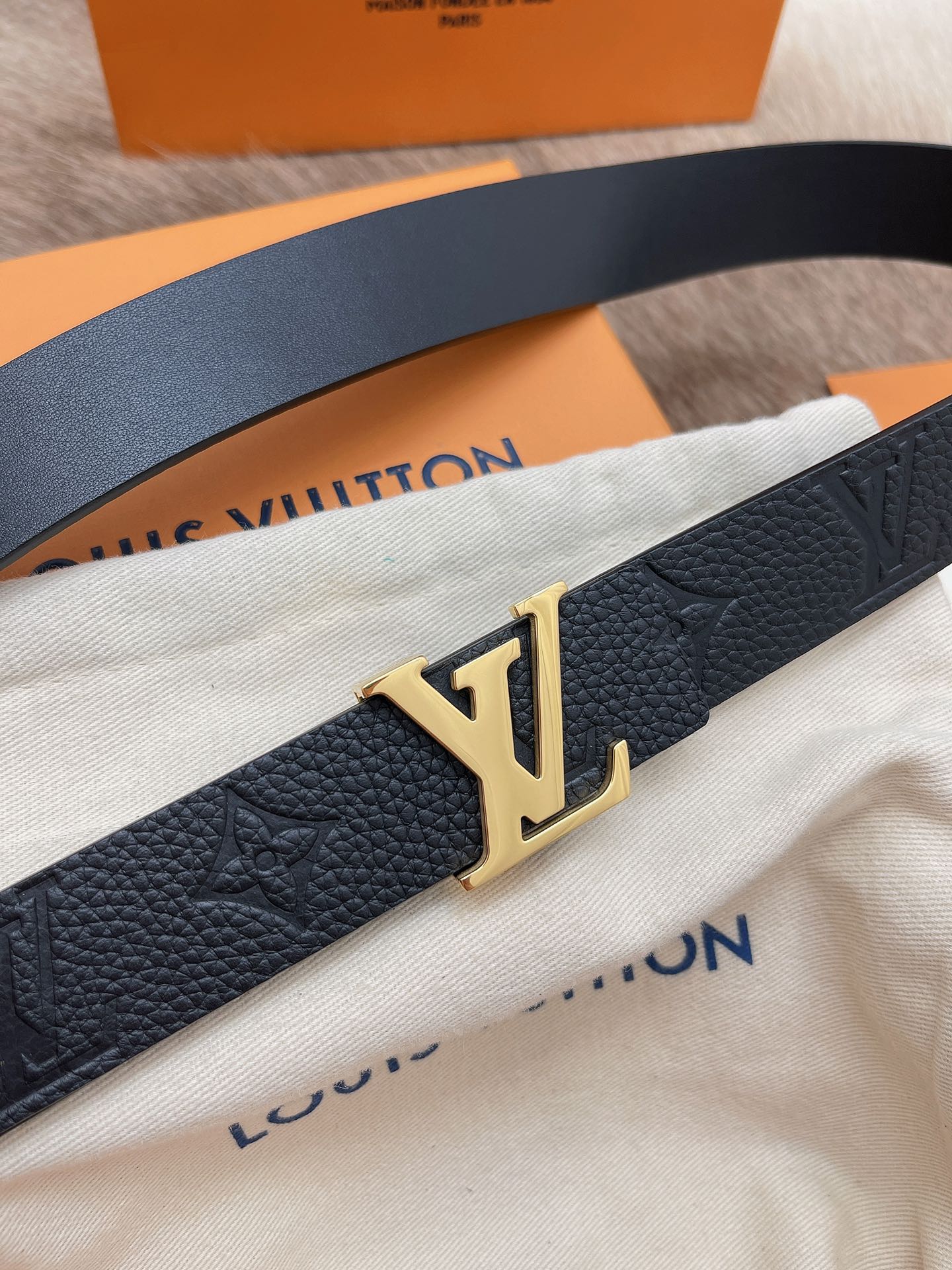 Louis Vuitton Female Leather Belt M-l