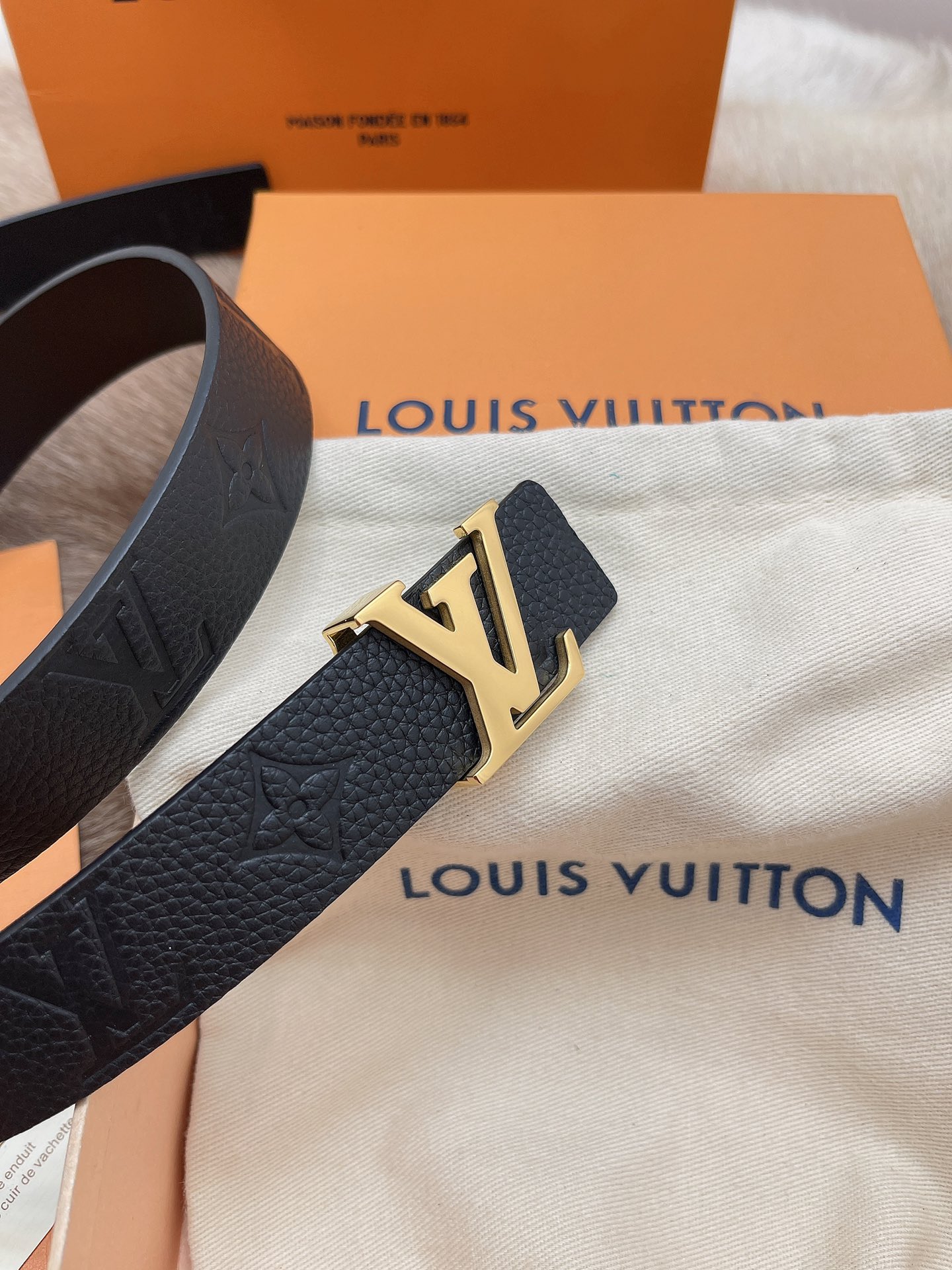 Louis Vuitton Female Leather Belt M-l