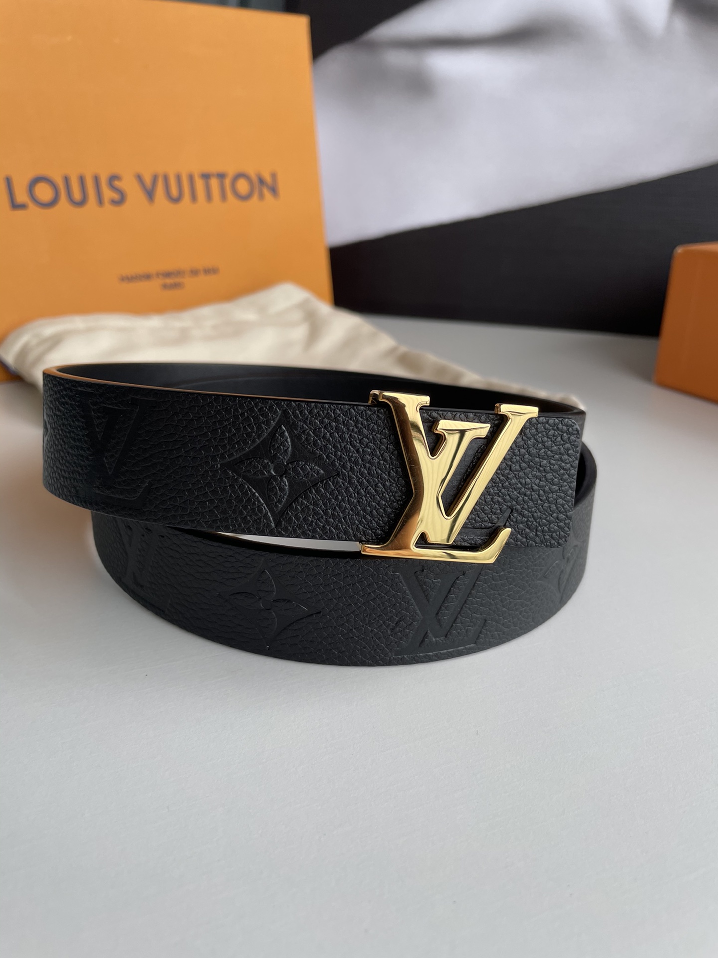 Louis Vuitton Female Leather Belt Cow Leather Silver M-l