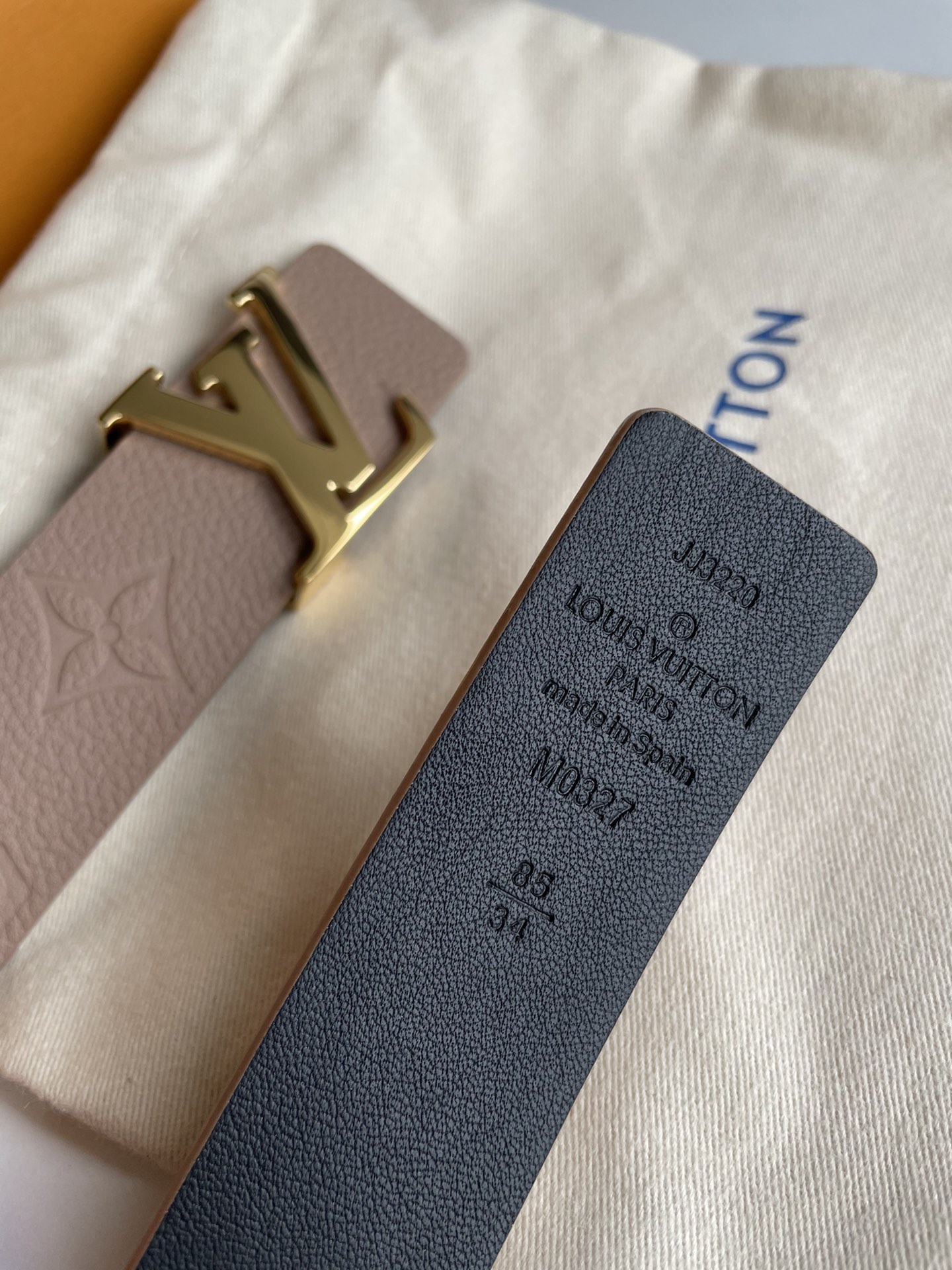 Louis Vuitton Female Leather Belt Cow Leather Silver M-l