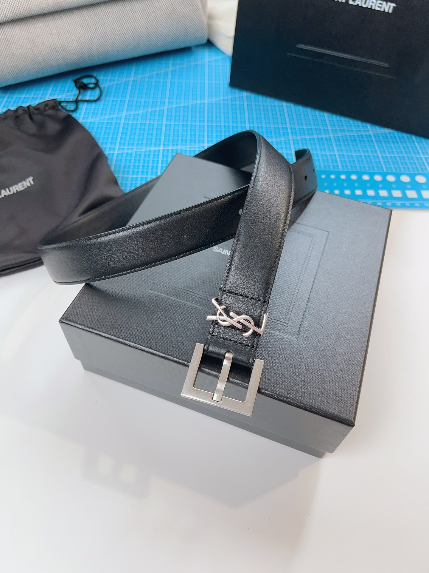 Saint Laurent Female Basic Belt Cow Leather