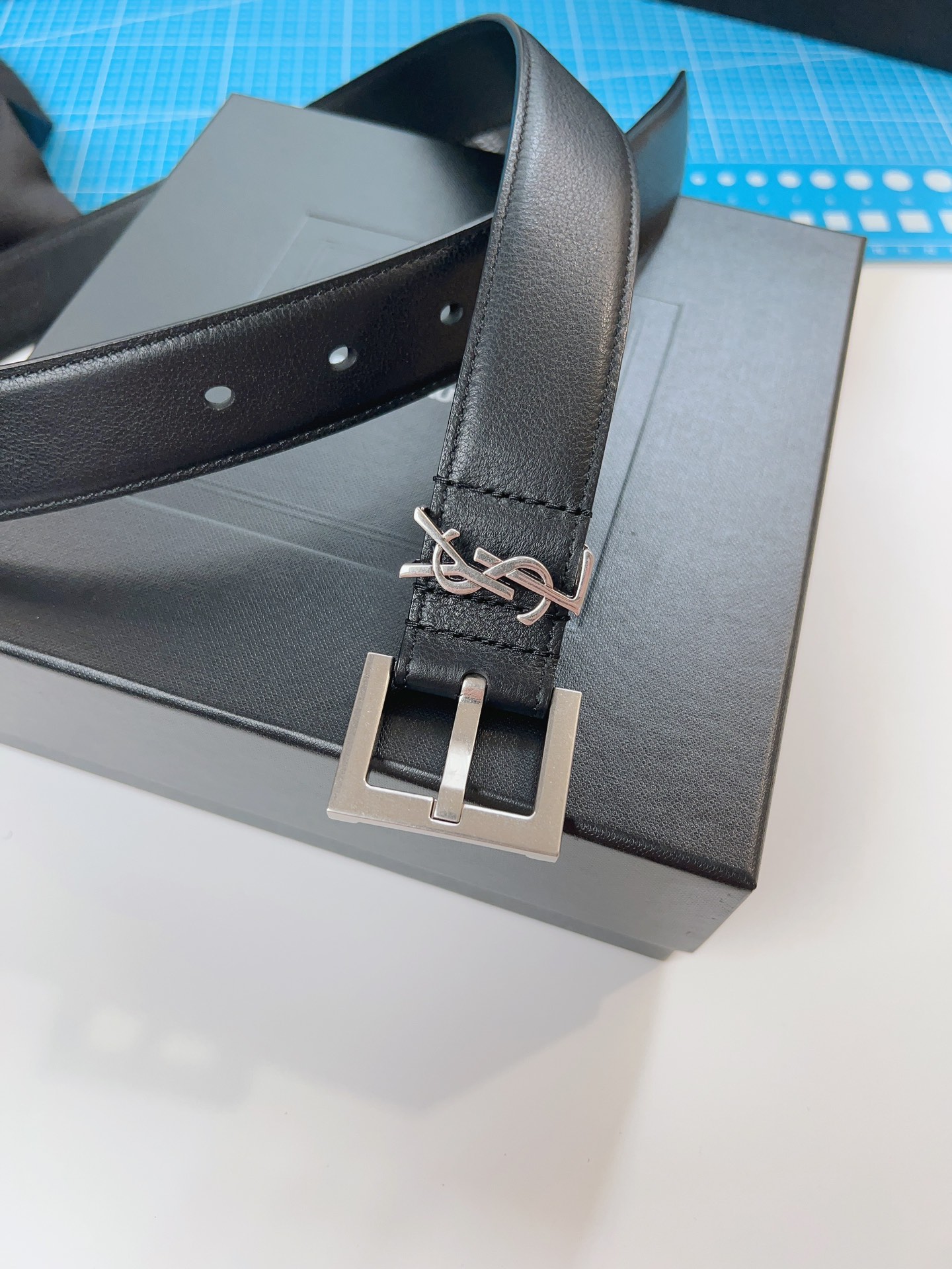 Saint Laurent Female Basic Belt Cow Leather