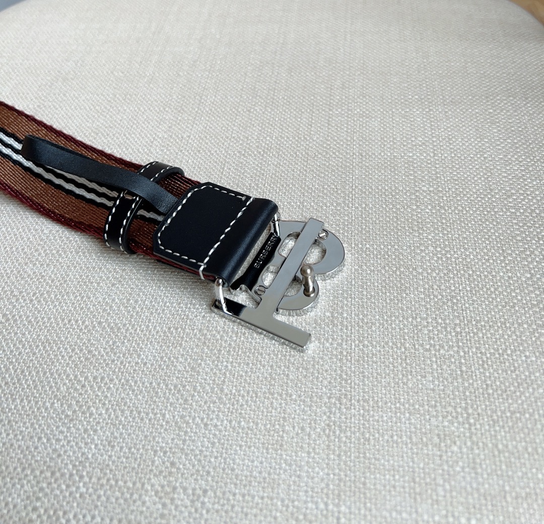 Burberry Basic Belt M