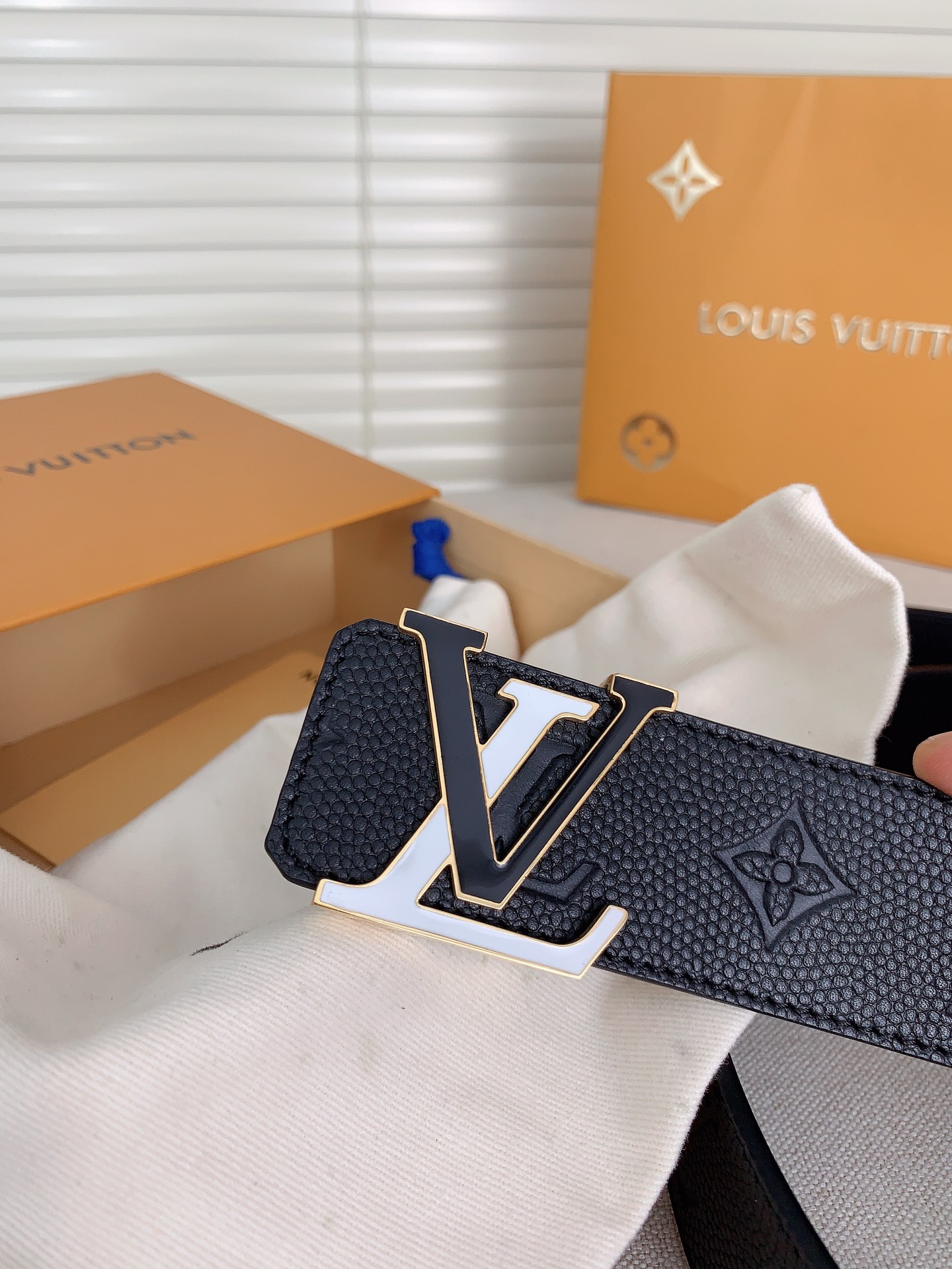 Louis Vuitton Male Leather Belt Cow Leather L