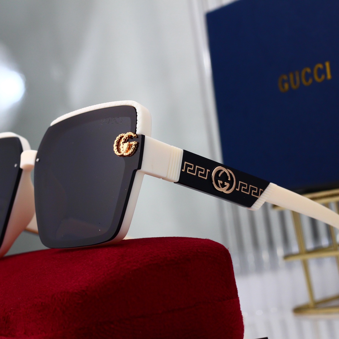 Gucci Basic Glasses