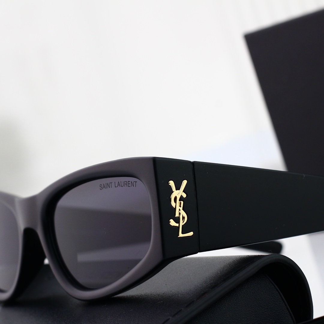 Saint Laurent Basic Glasses