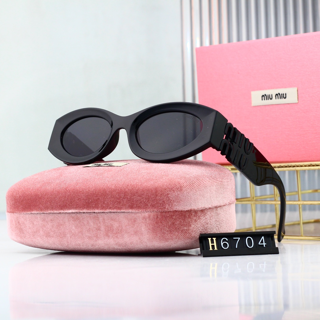 Miu Miu Basic Glasses M