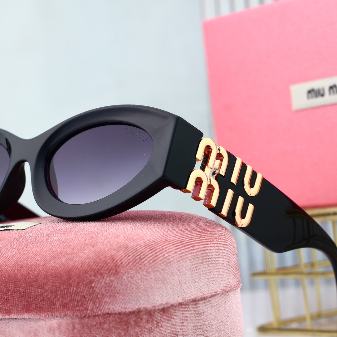 Miu Miu Basic Glasses M